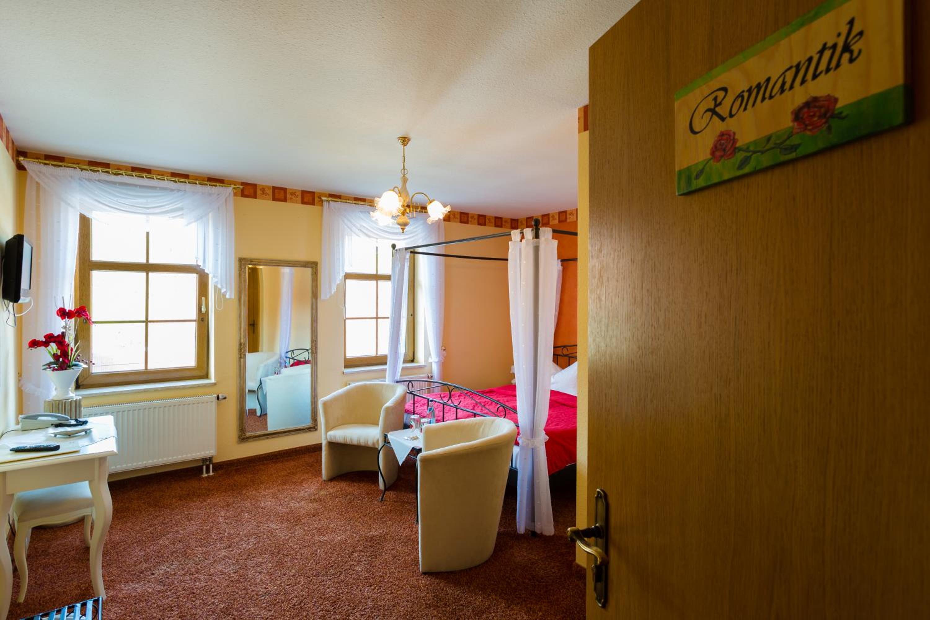 Large Double Room photo 3