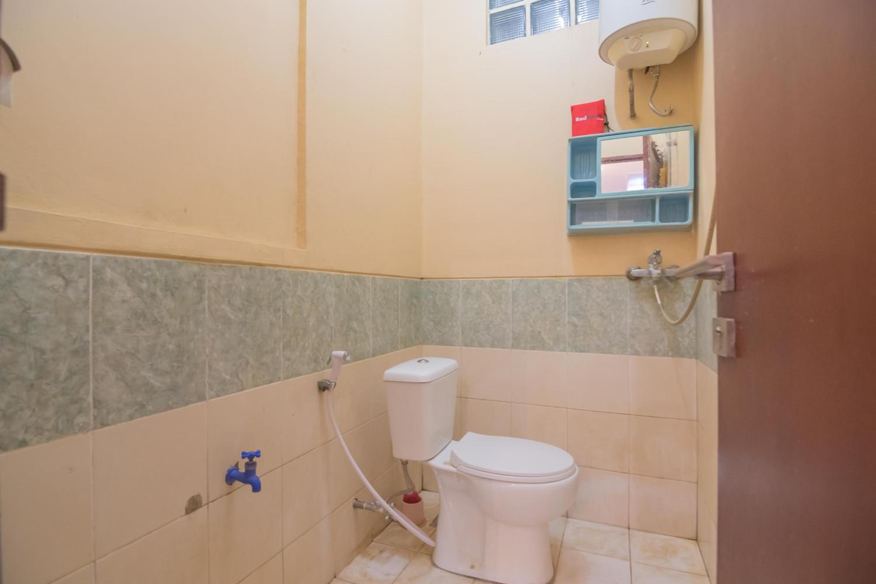 Double Room - Photo 8