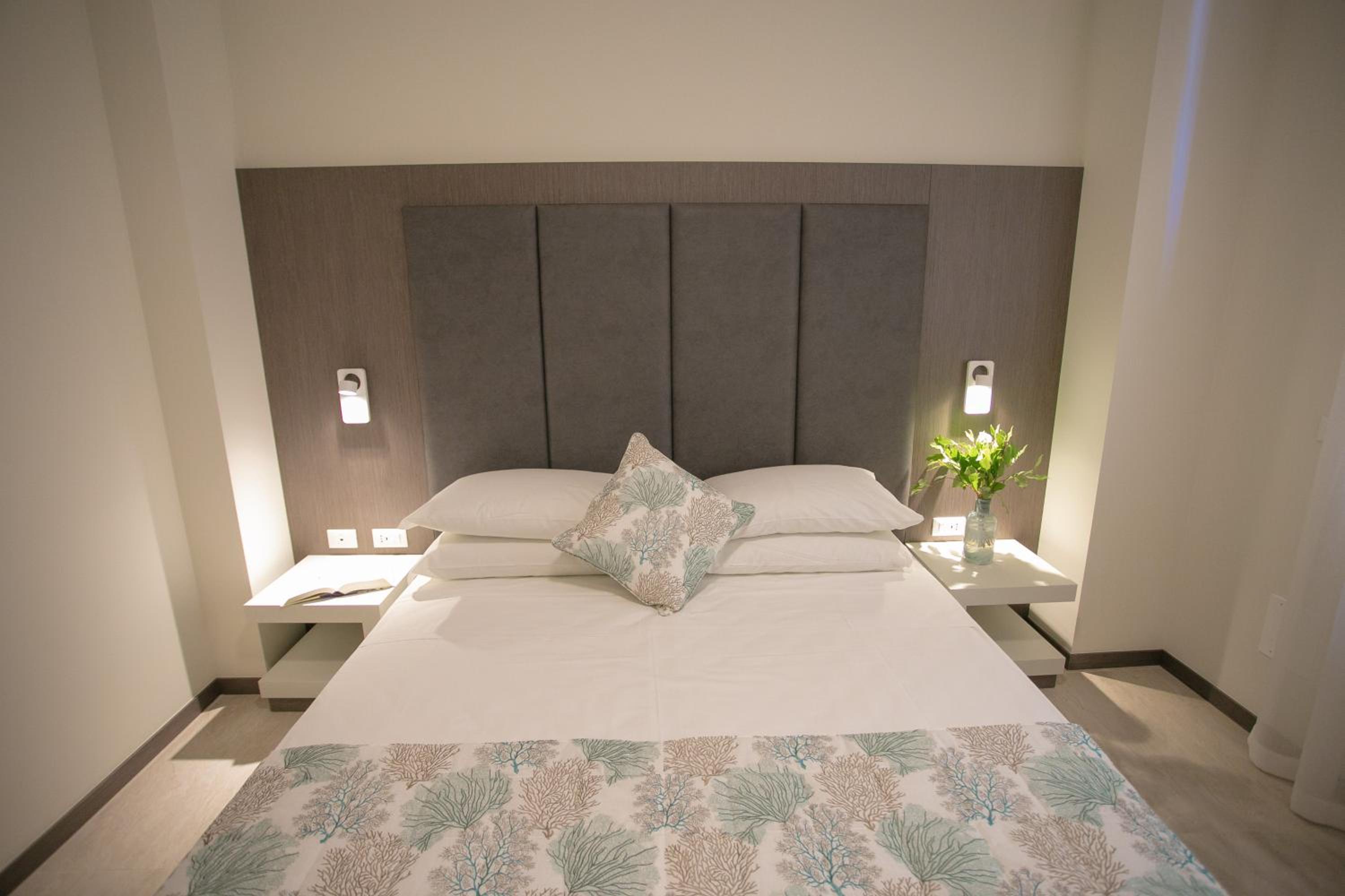 Superior Double Room with Beach Access - Photo 3