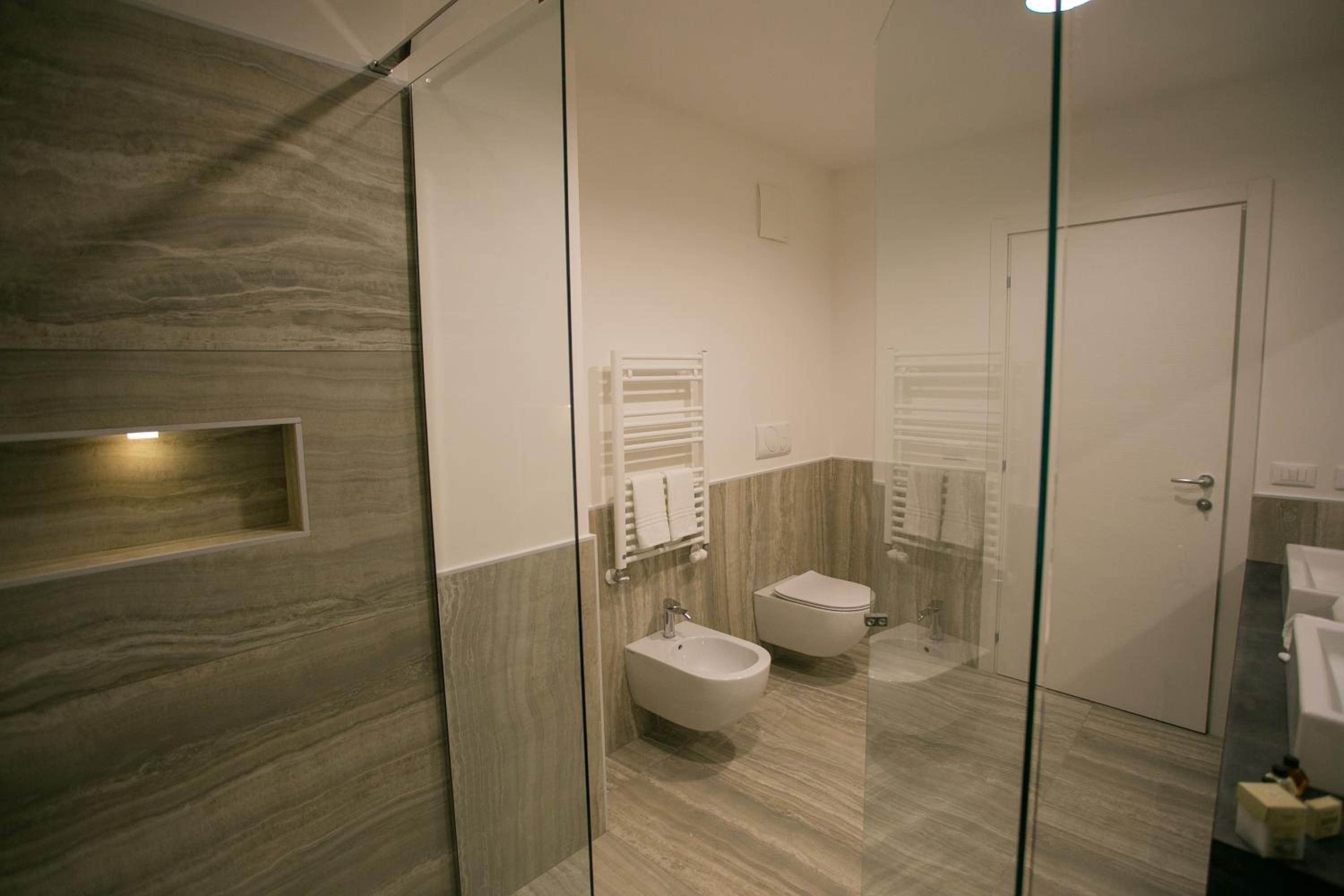 Superior Double Room with Beach Access - Photo 8