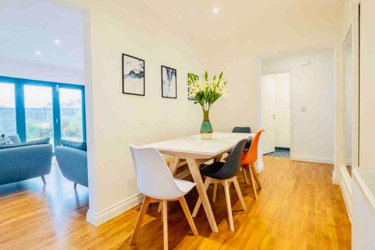 Three-Bedroom House photo 1