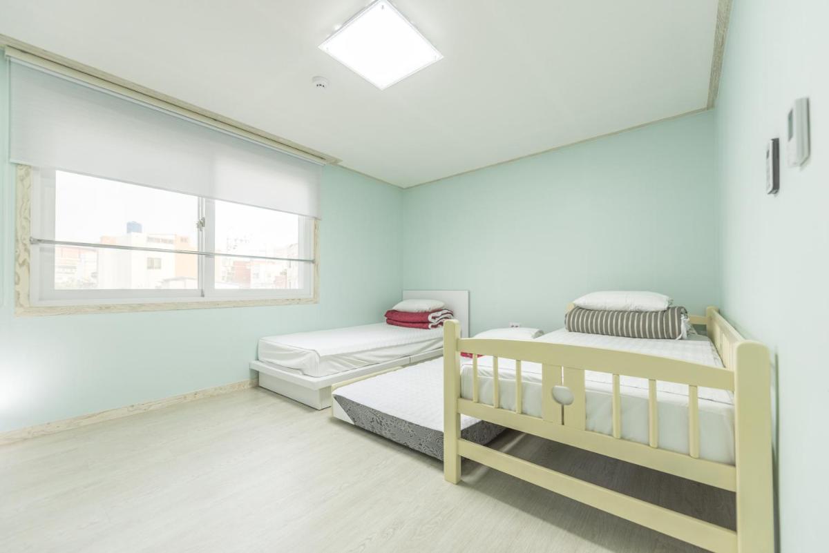 Triple Room with Bathroom photo 2
