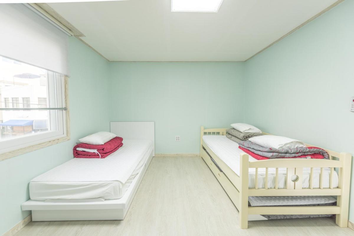 Triple Room with Bathroom photo 3