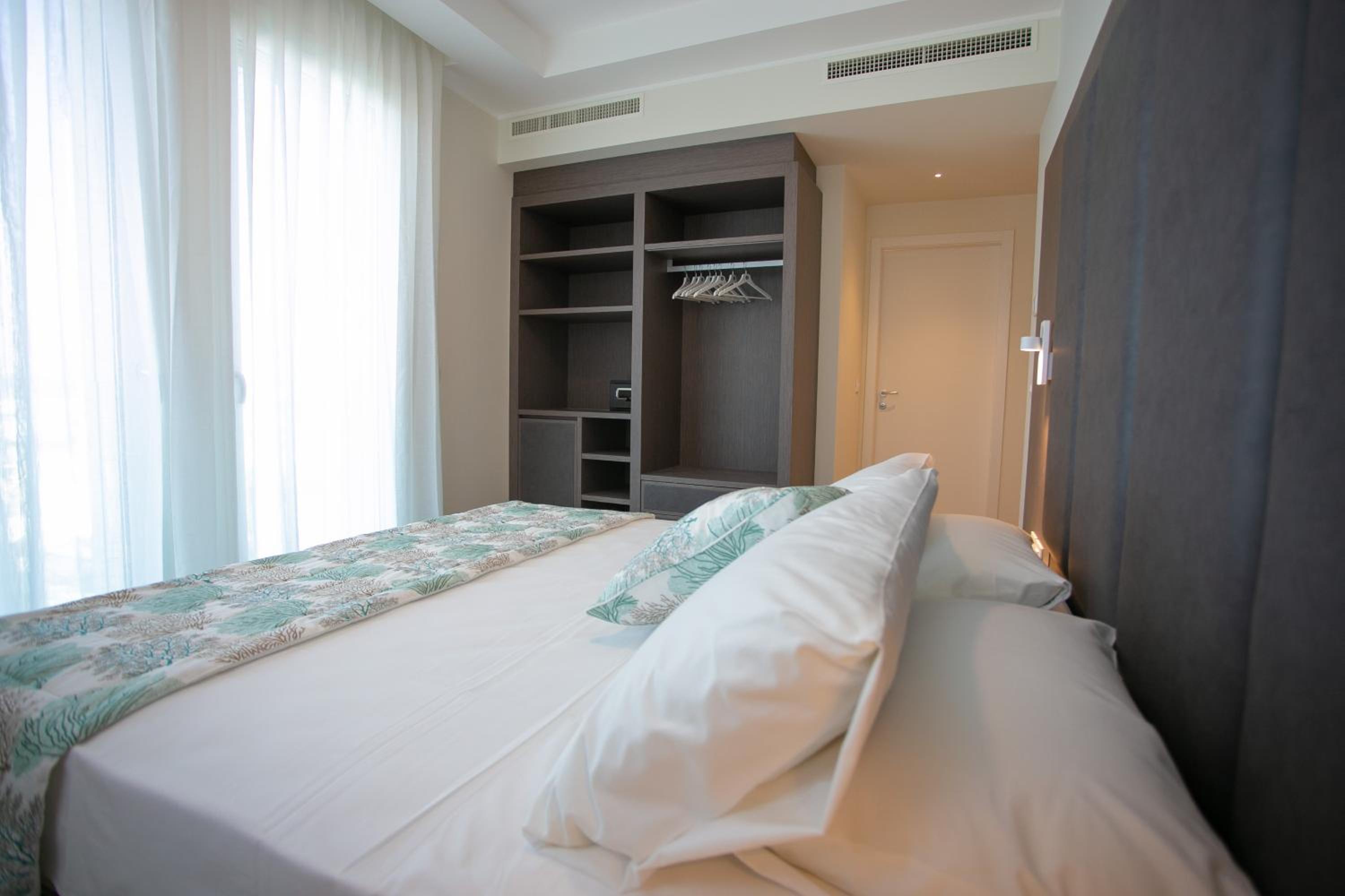 Superior Double Room with Lagoon View and Beach Access - Photo 3