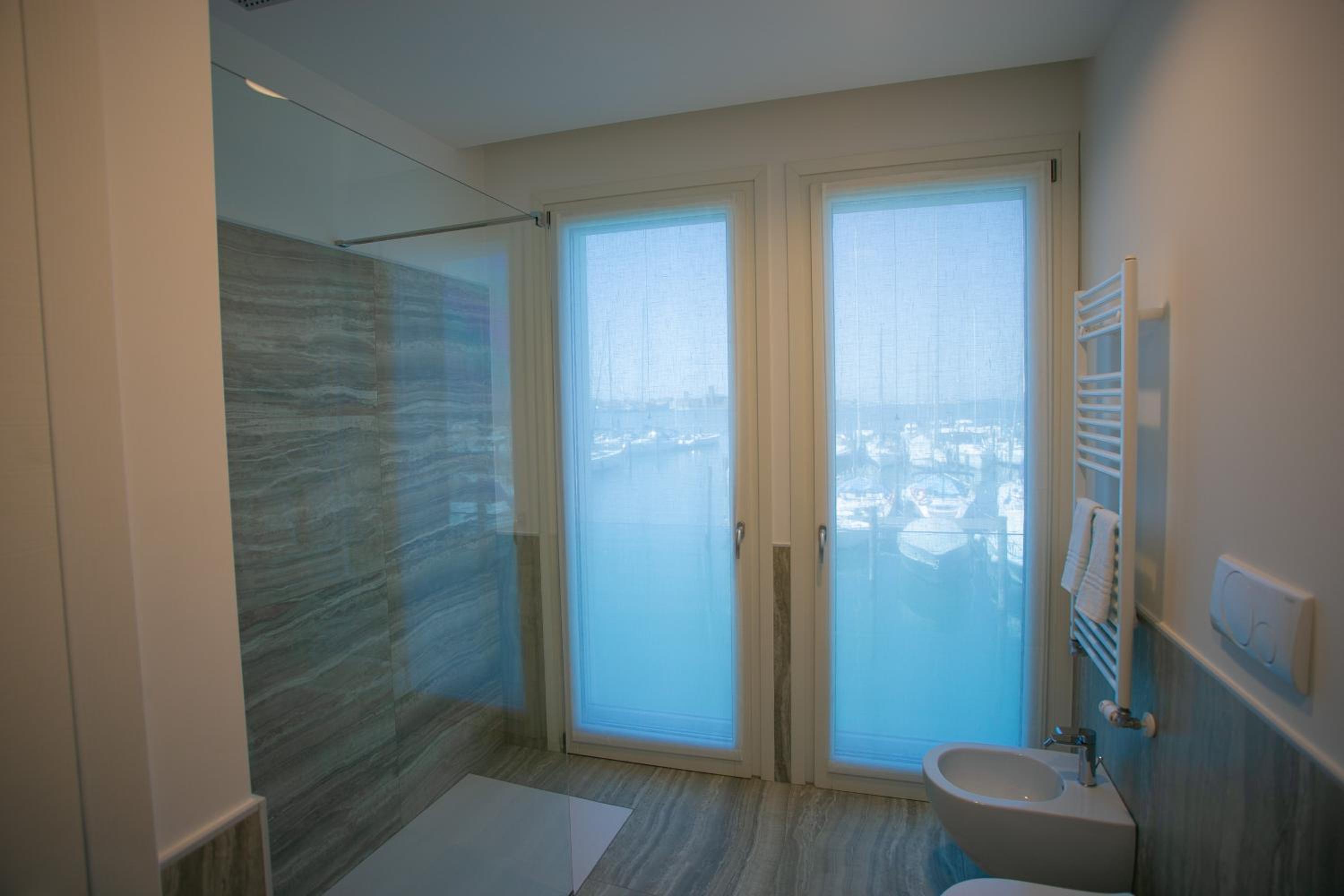 Superior Double Room with Lagoon View and Beach Access - Photo 10