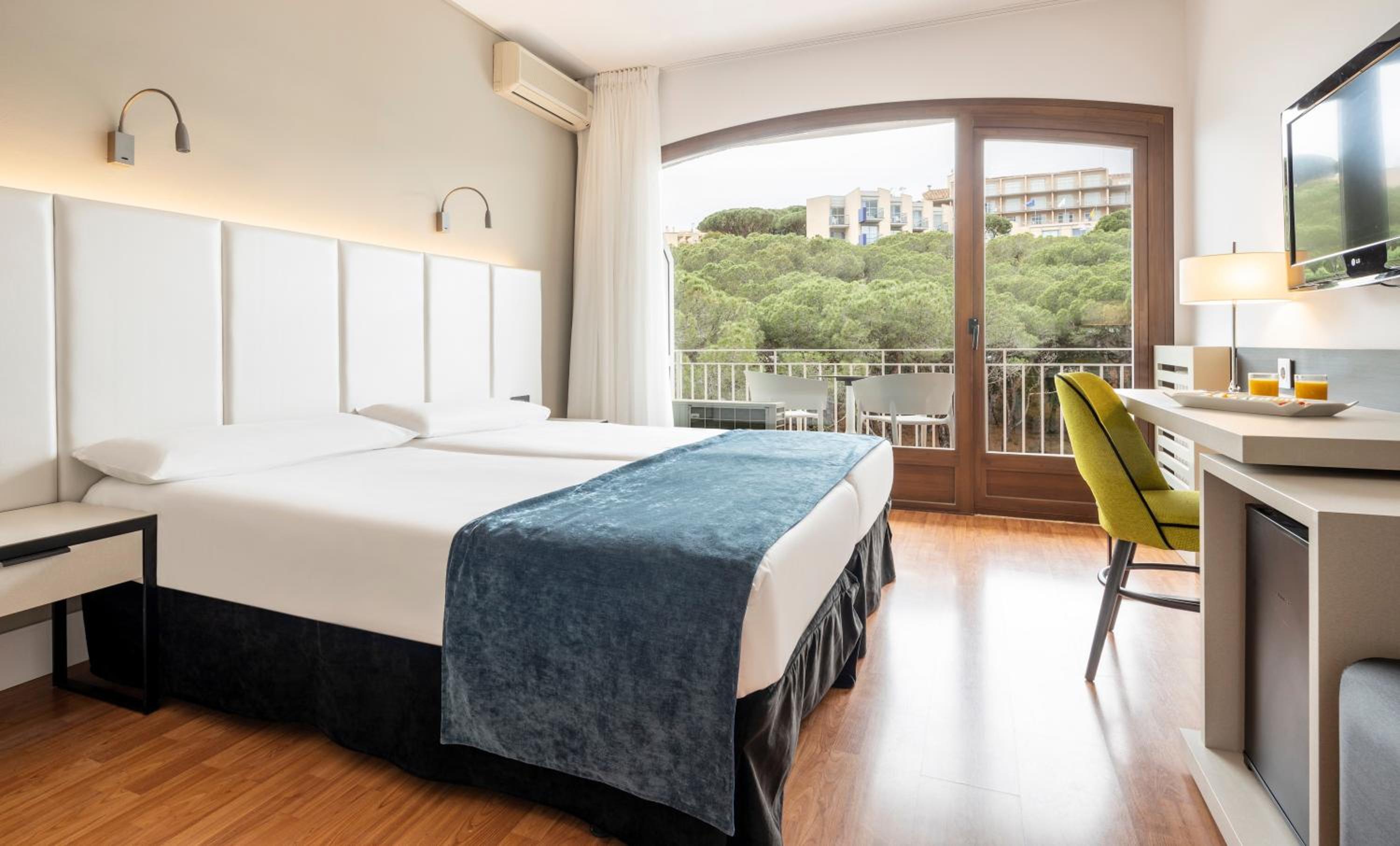 Double or Twin Room - Photo 2