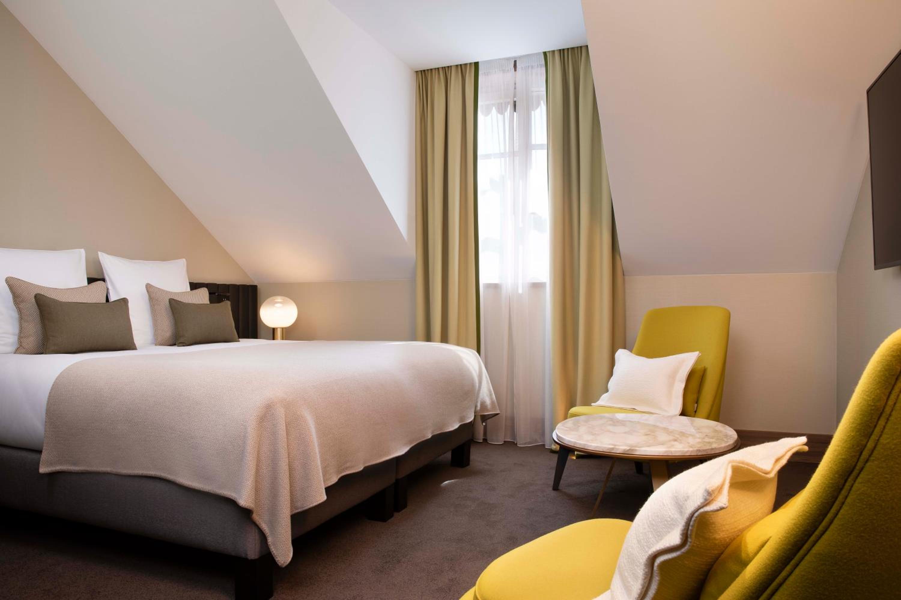Executive Double Room - Photo 8