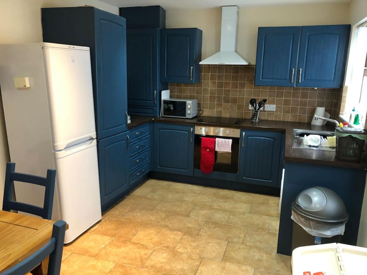Three-Bedroom House - Photo 11