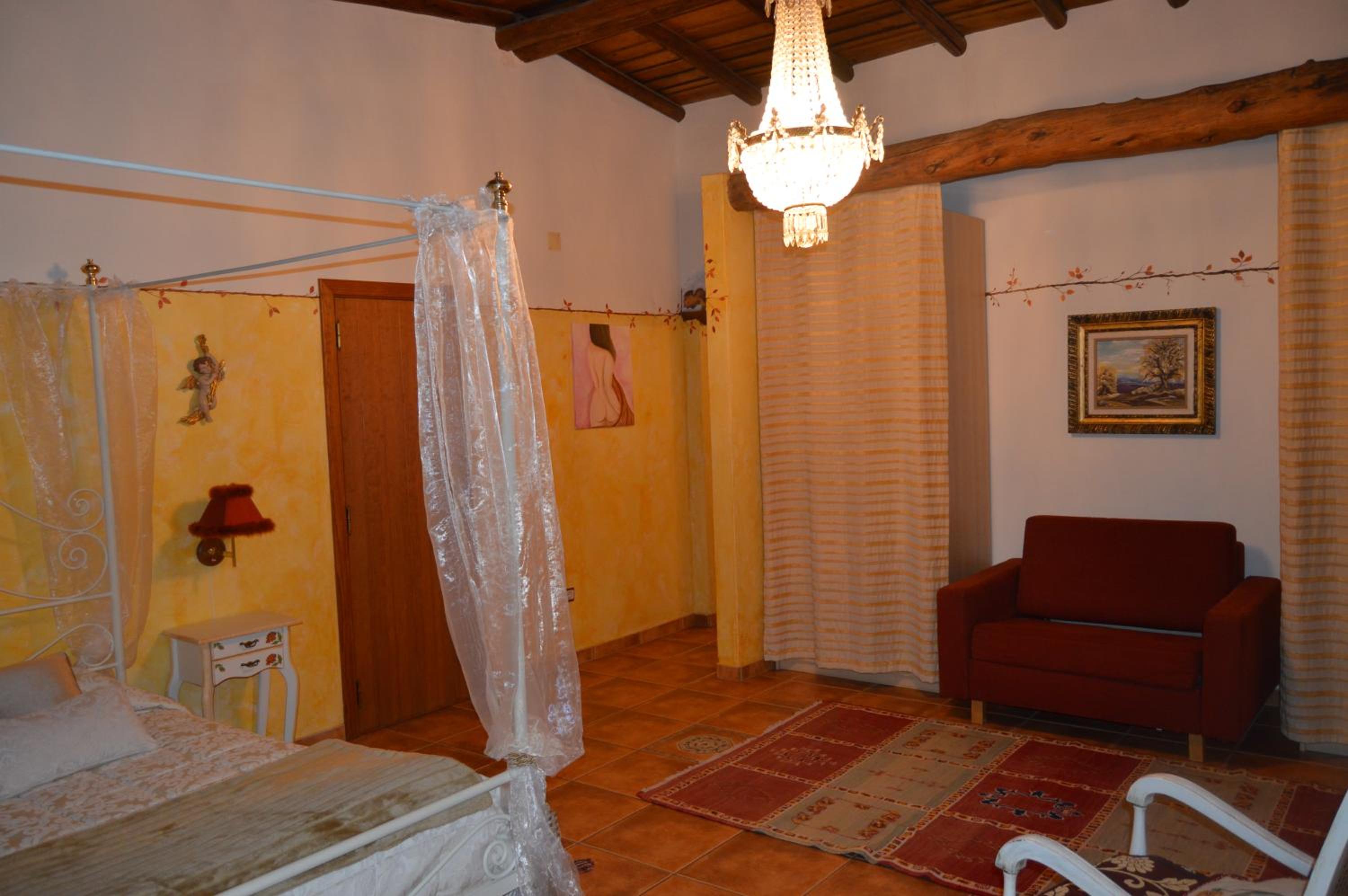Deluxe Suite with Spa Bath