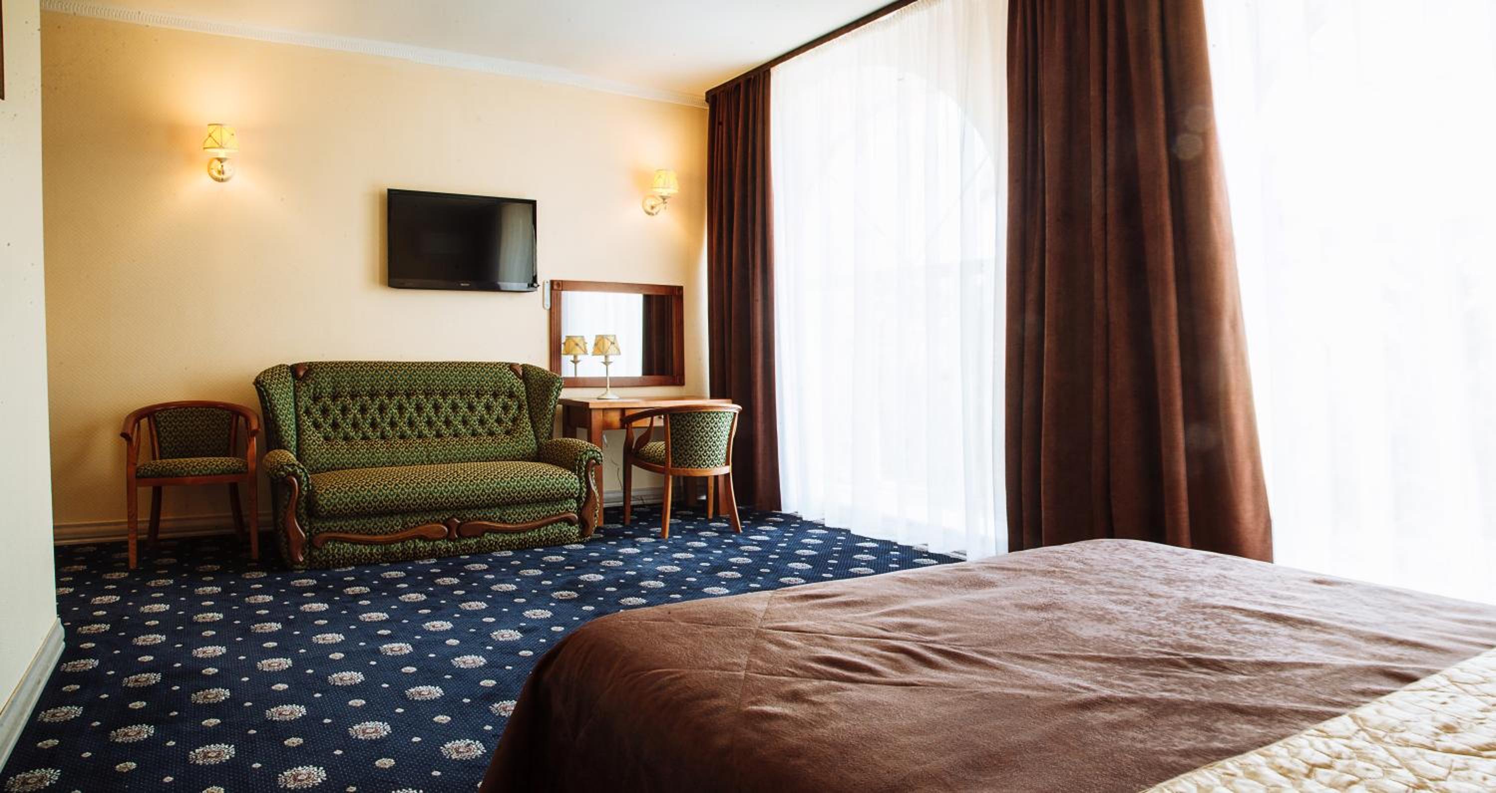 Deluxe Queen Room