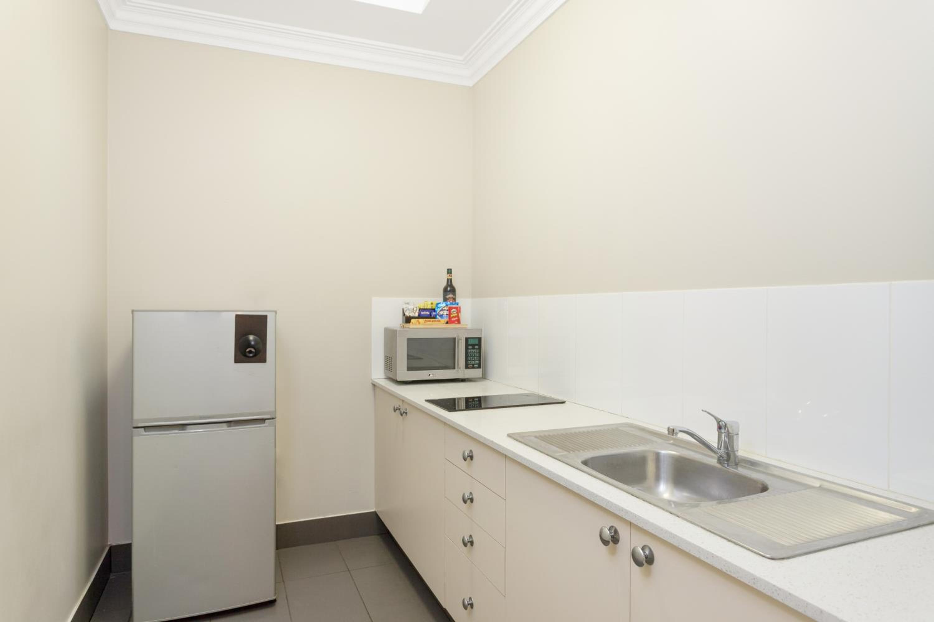 Superior Double or Twin Room thumbnail 6