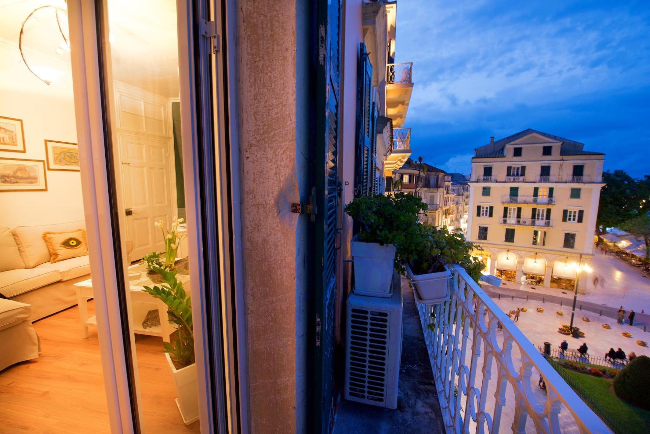Deluxe Apartment photo 3