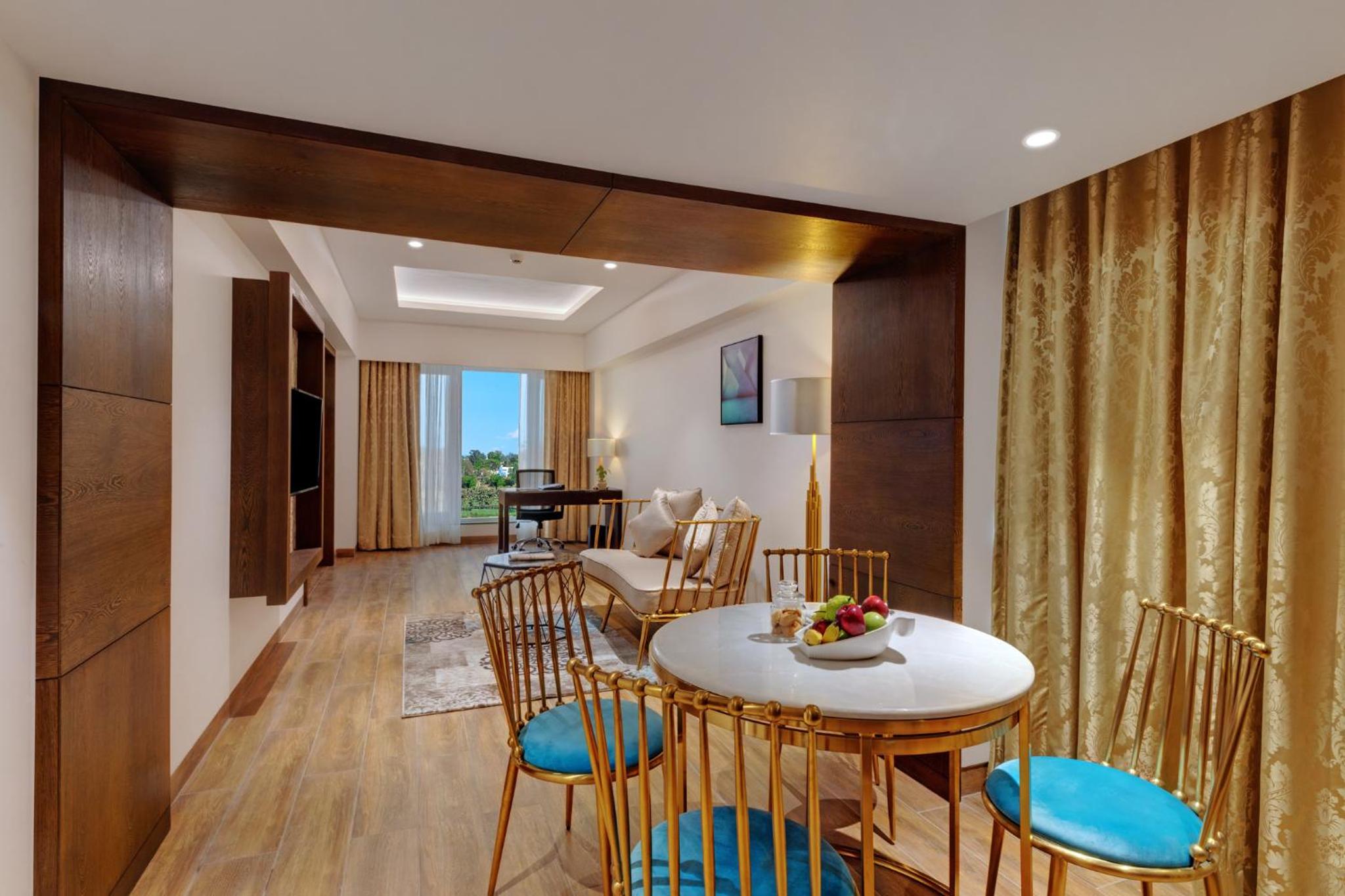 Hazel Suite photo 3