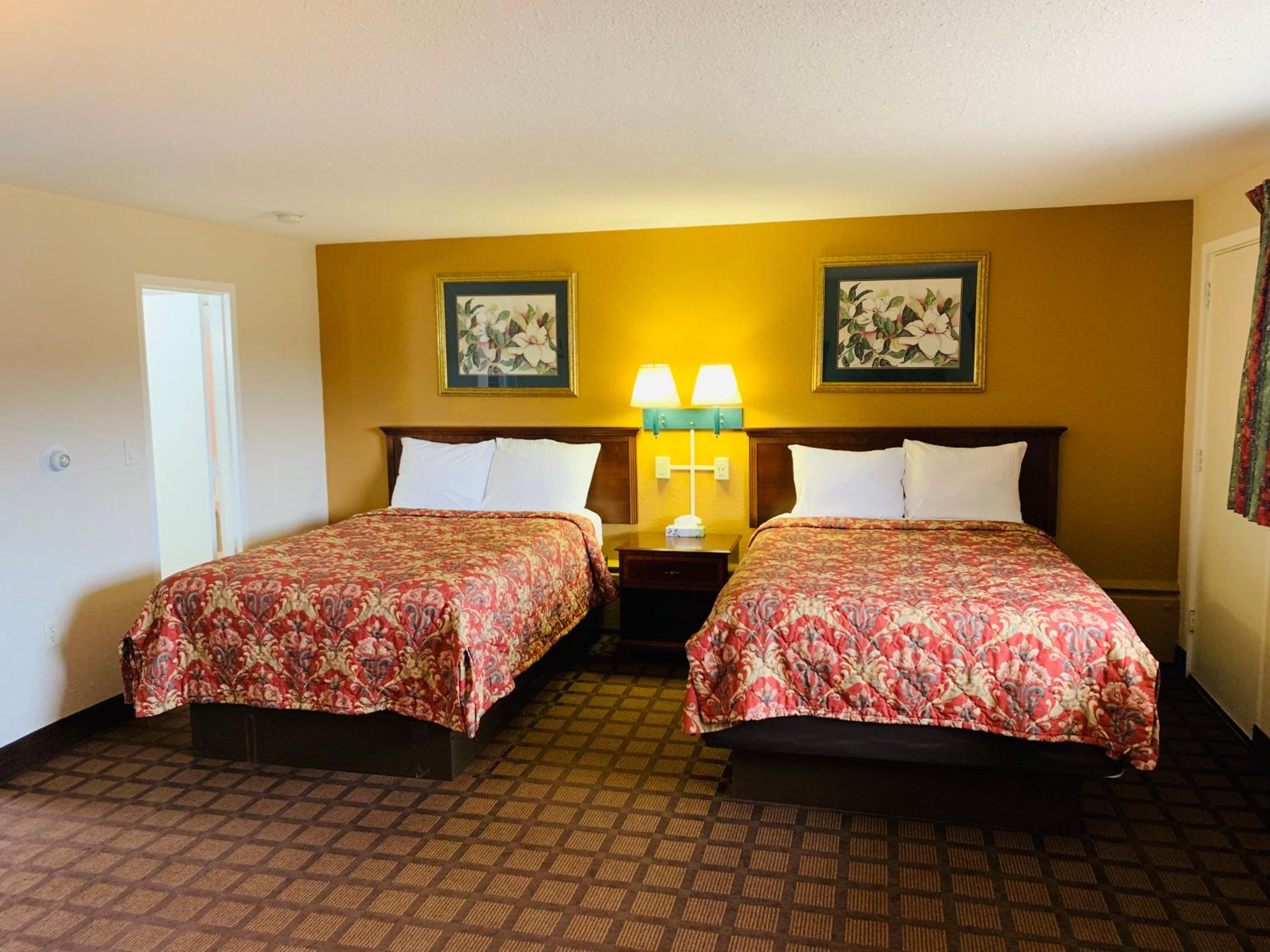 Double Room with Two Double Beds photo 2