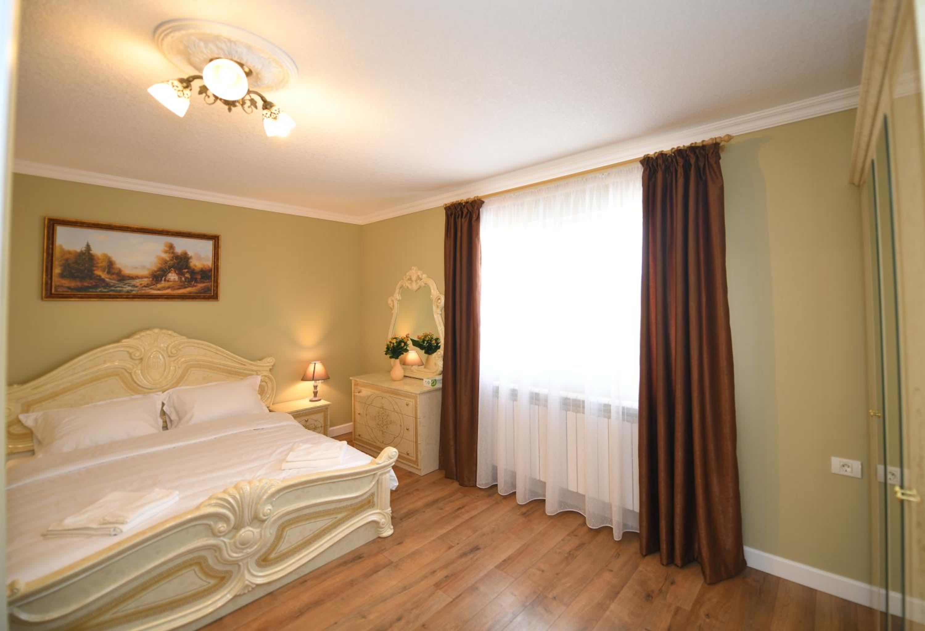 Deluxe Room - Photo 5