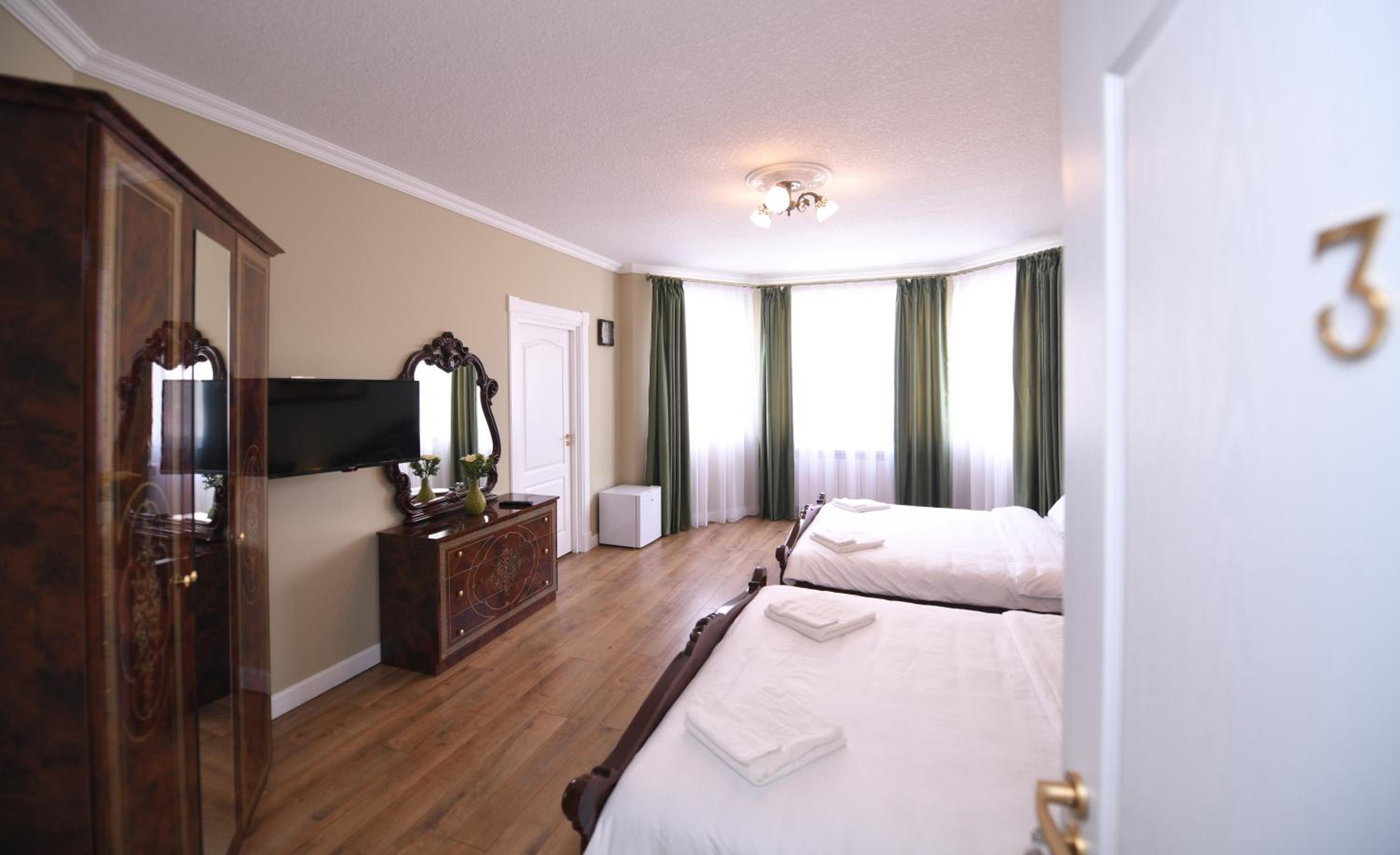 Classic Quadruple Room - Photo 11