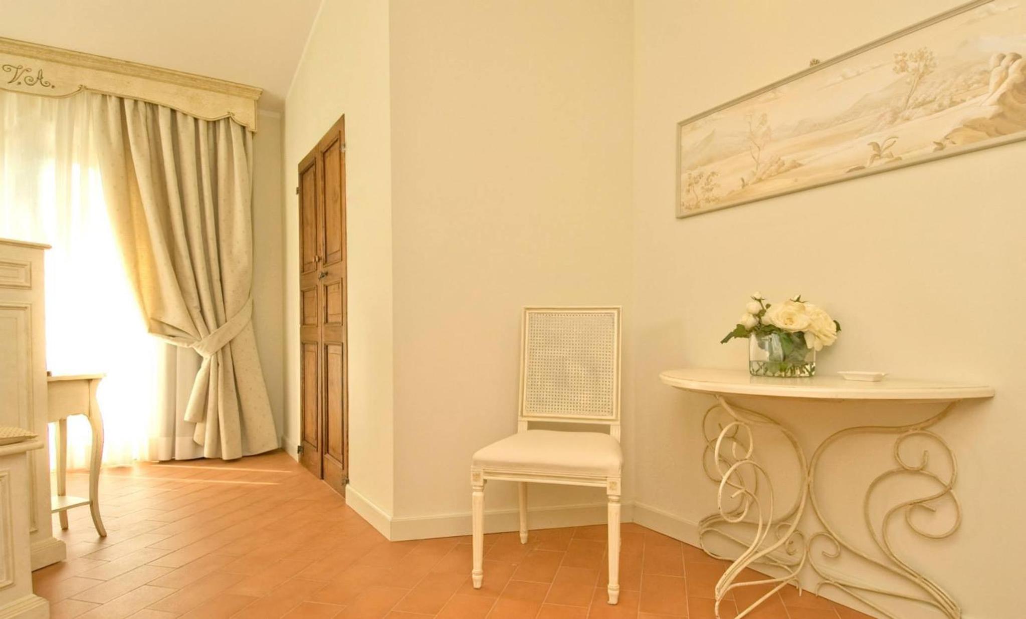 Junior Suite with Garden View photo 2