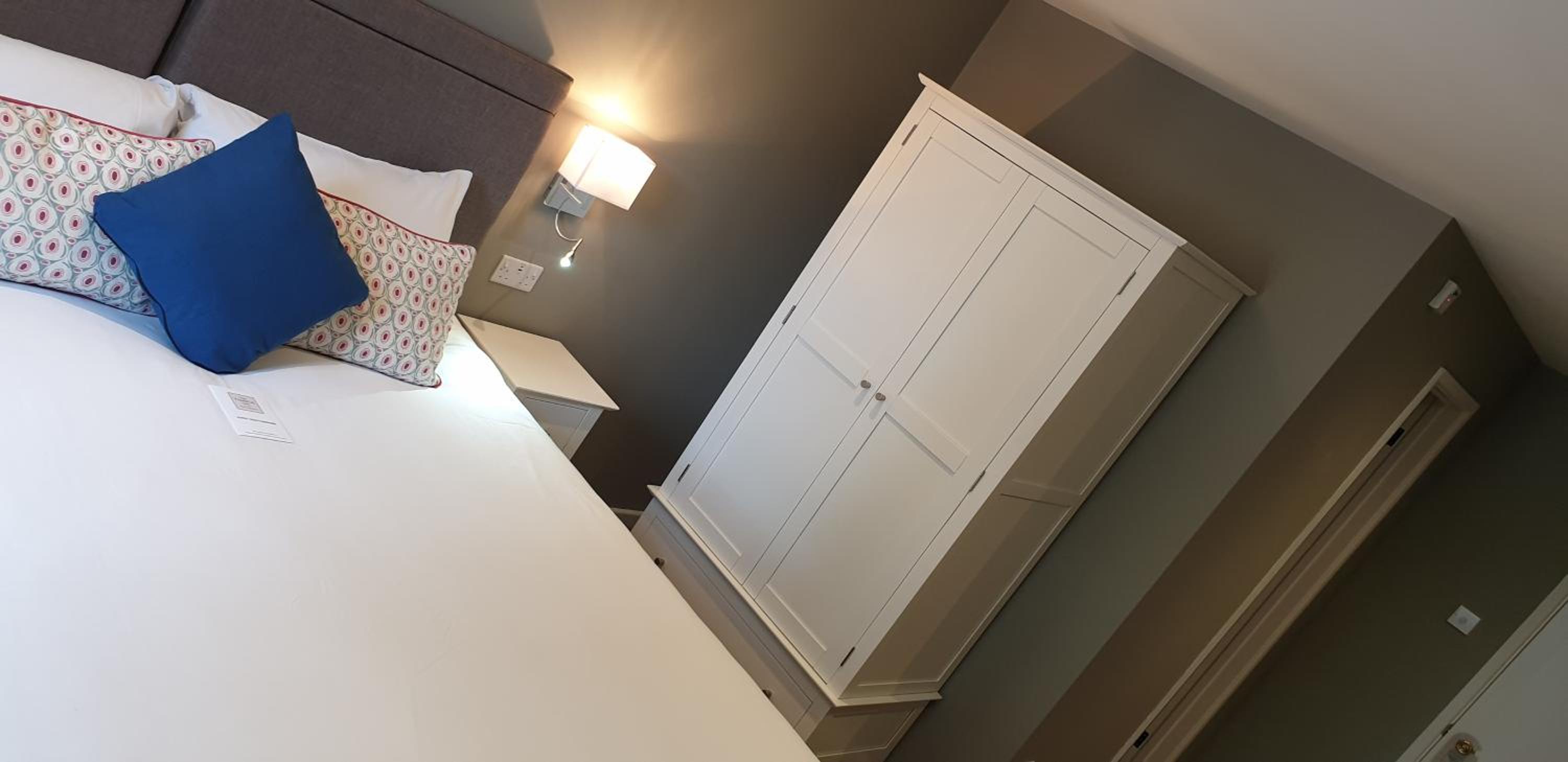 Large Double or Twin Room photo 3