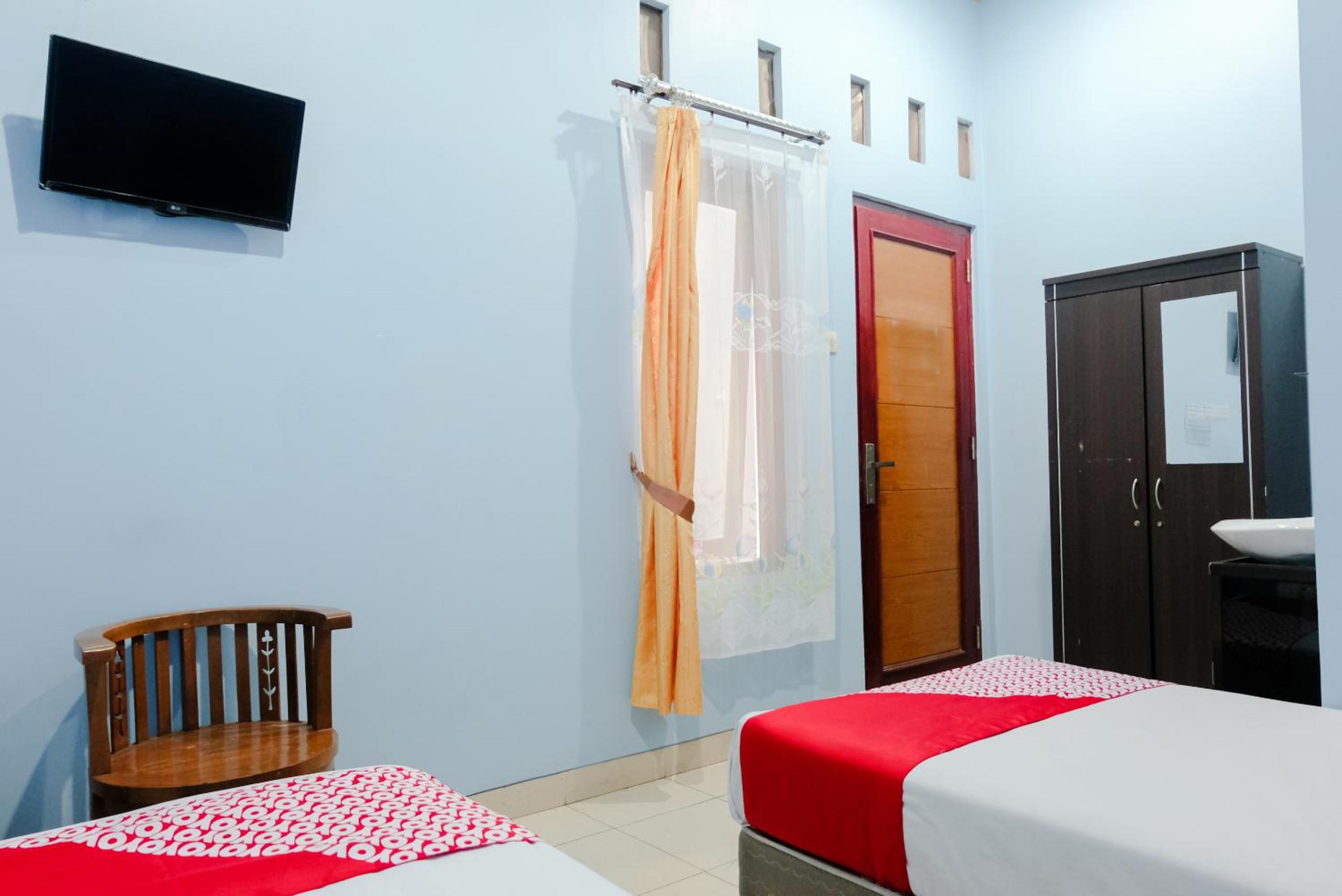 Standard Twin Room - Photo 4