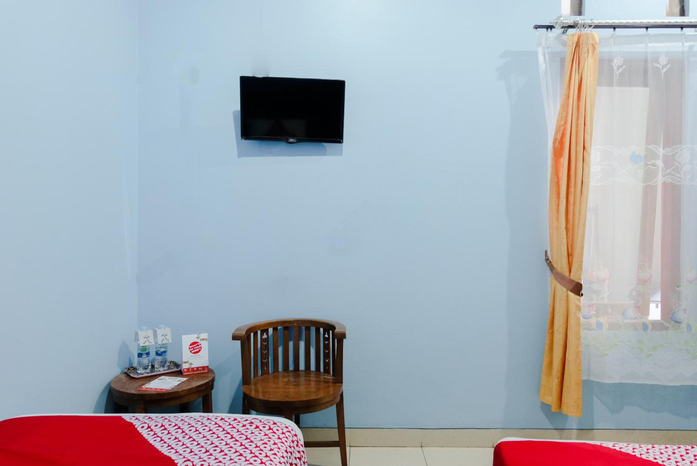 Standard Twin Room - Photo 3