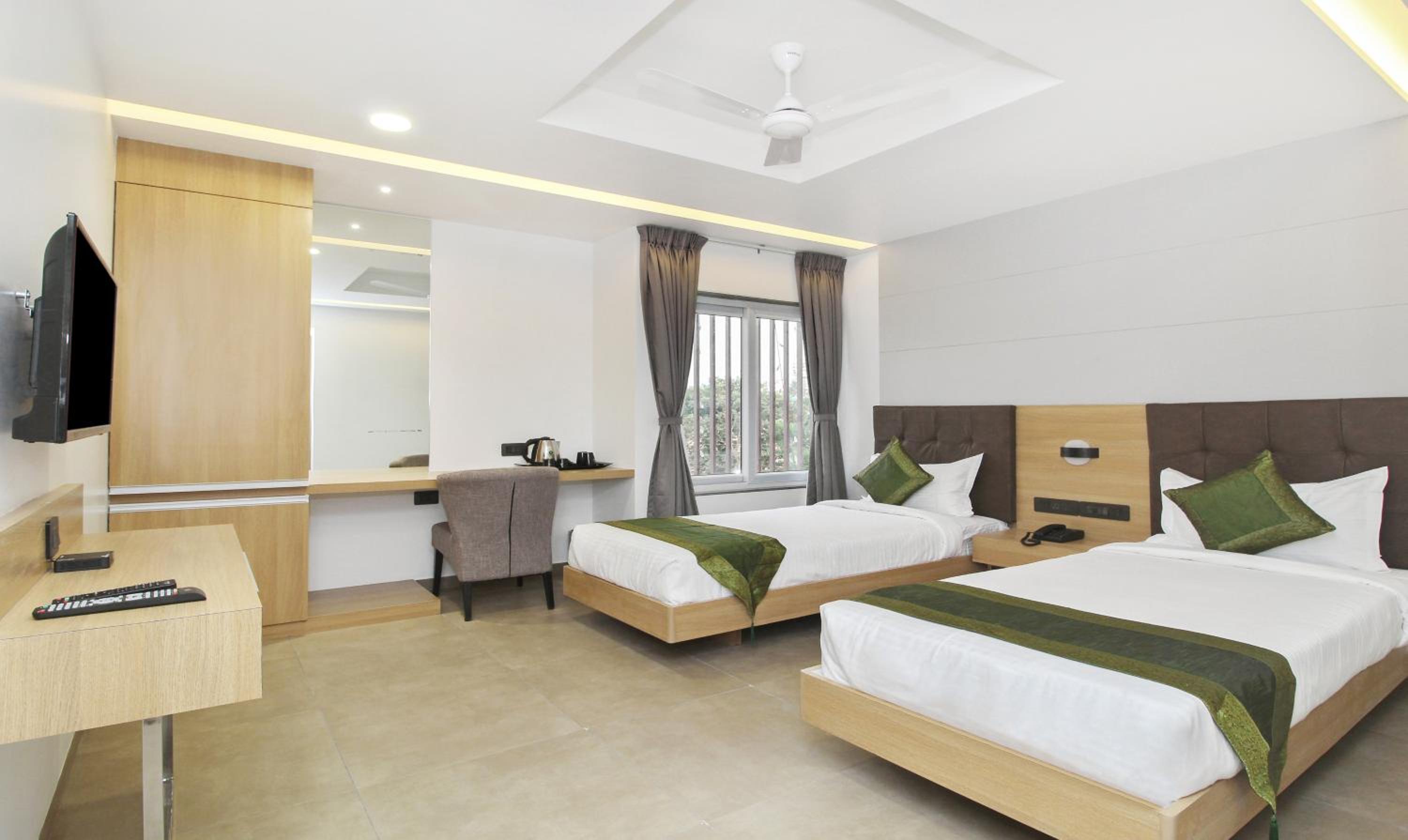 Deluxe Family Room - Photo 16