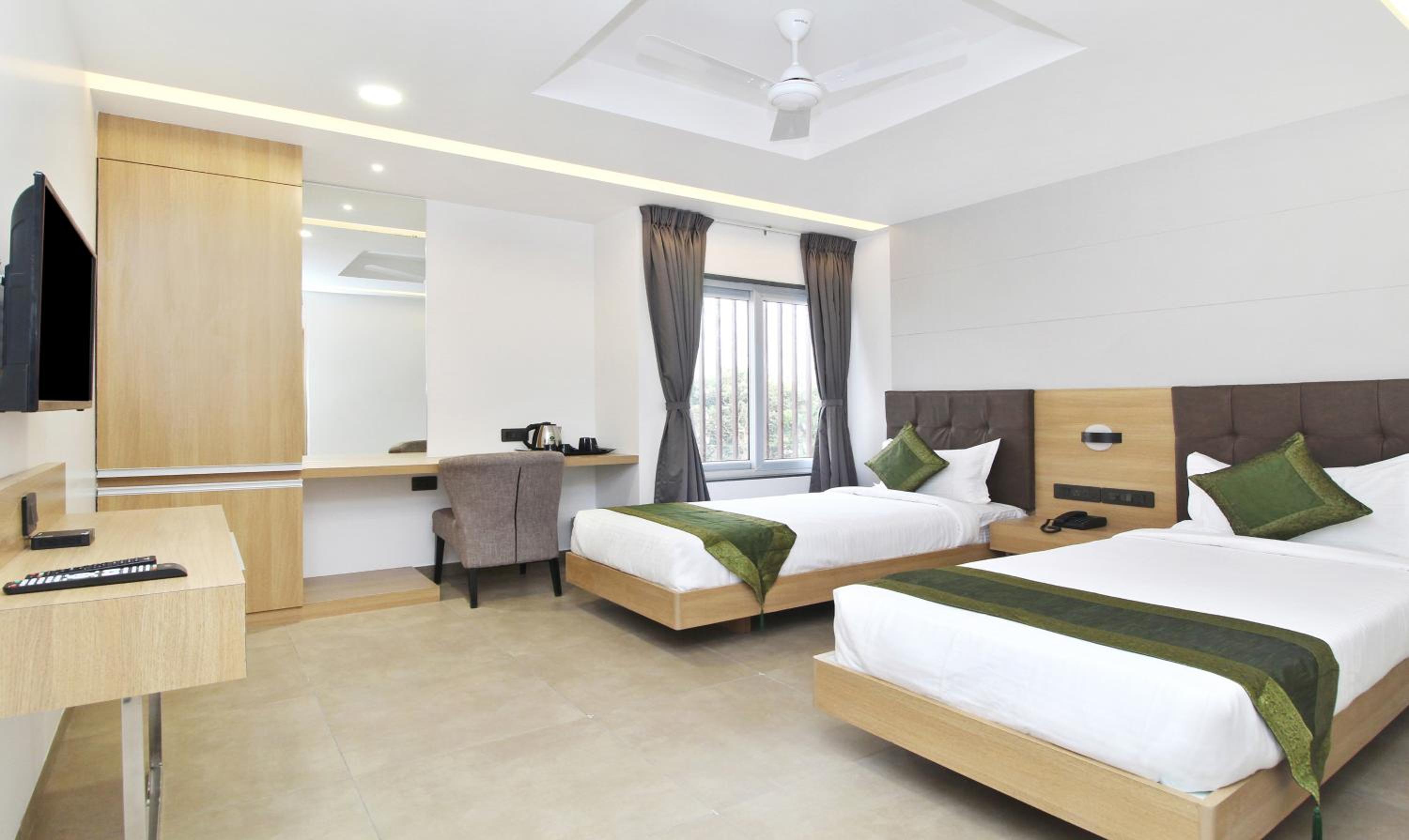 Deluxe Family Room - Photo 17