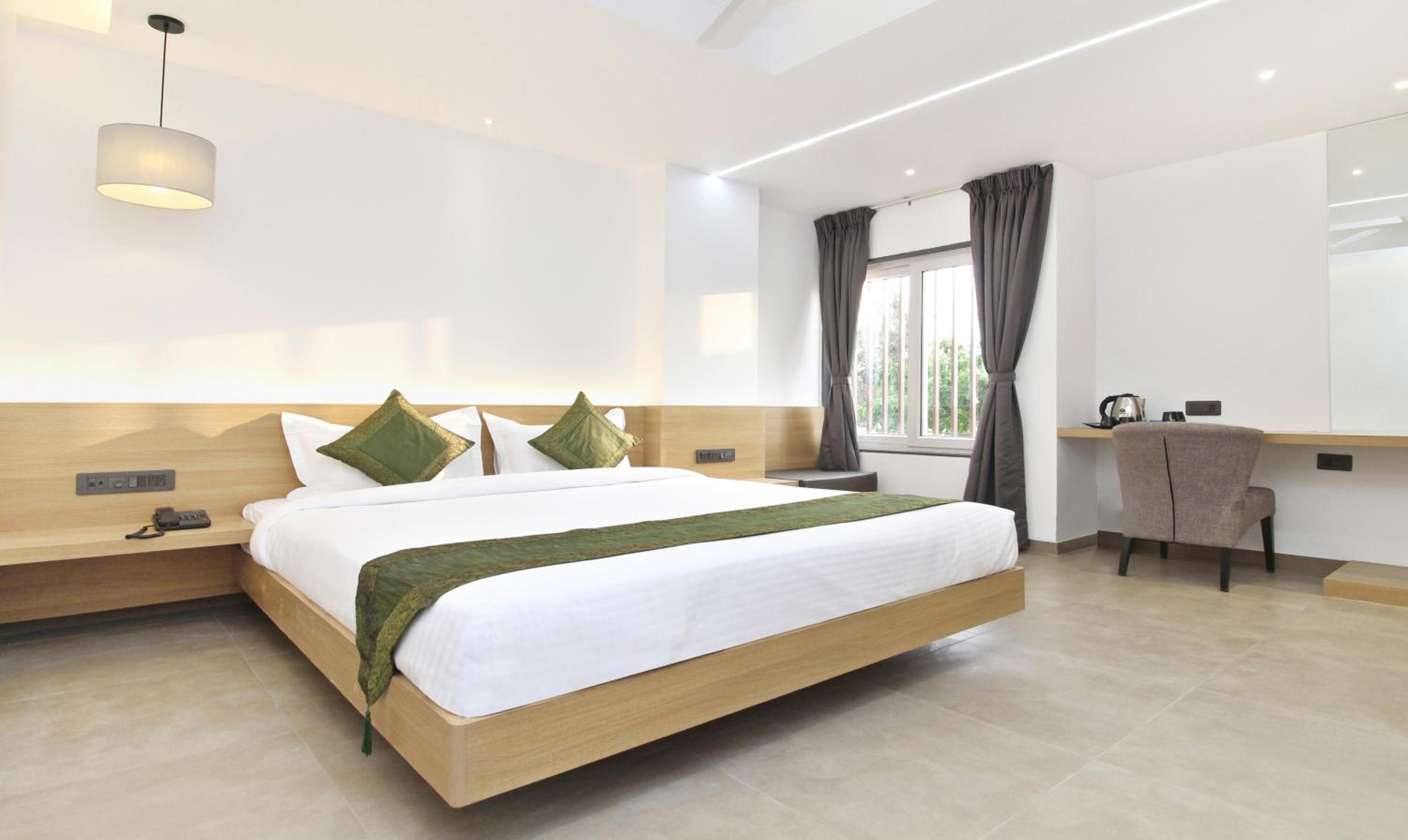 Deluxe Family Room - Photo 14