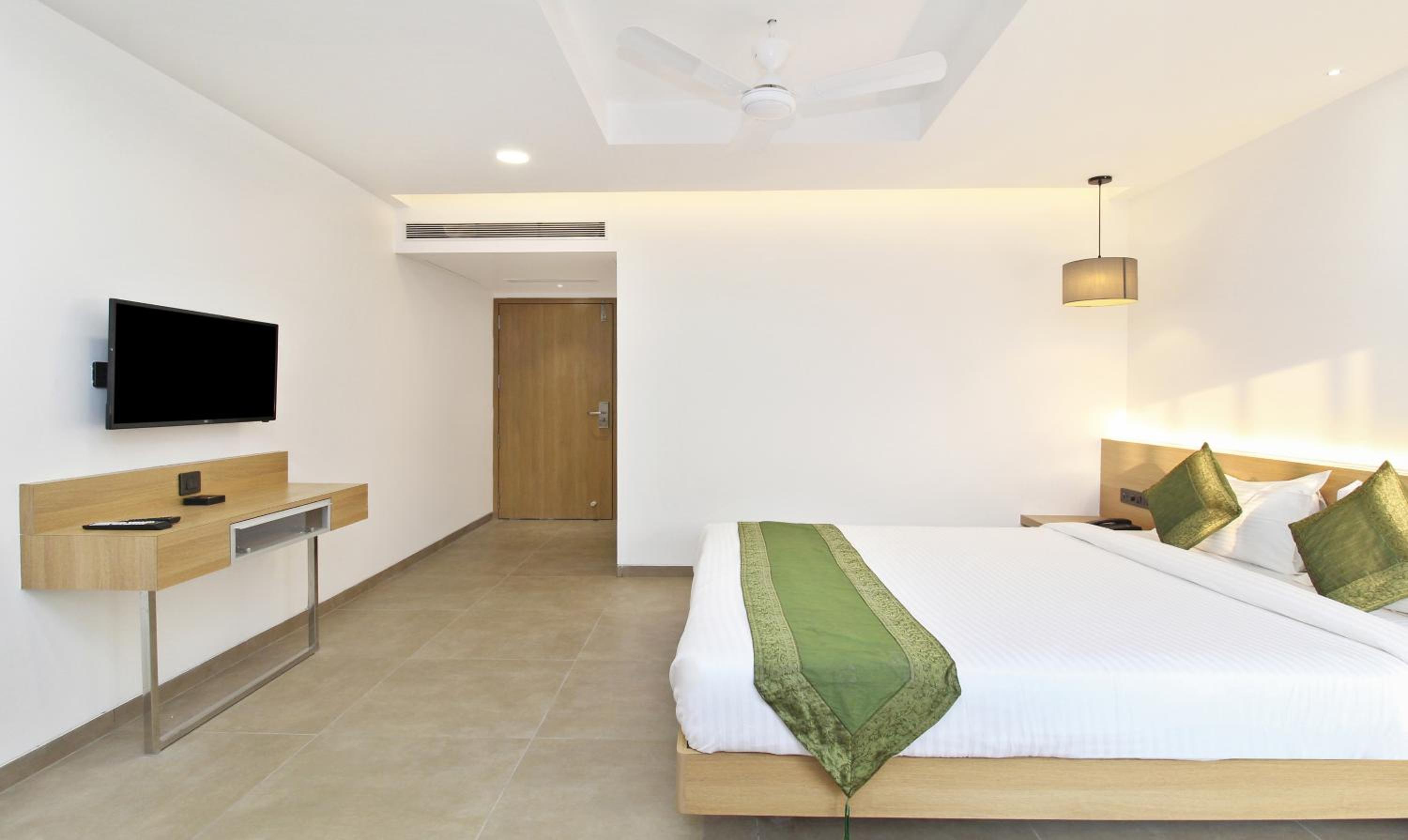 Deluxe Family Room - Photo 15