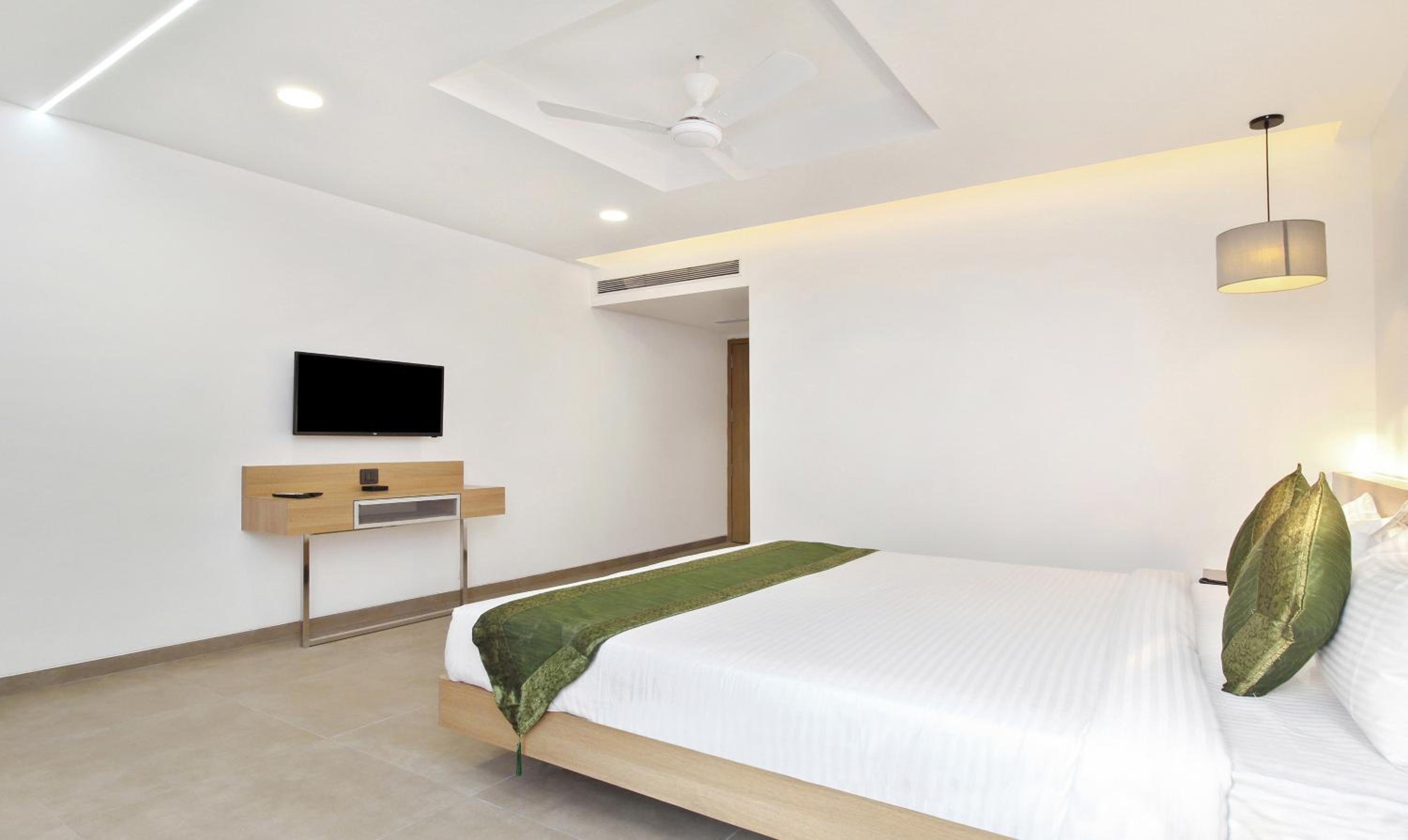 Deluxe Family Room - Photo 6