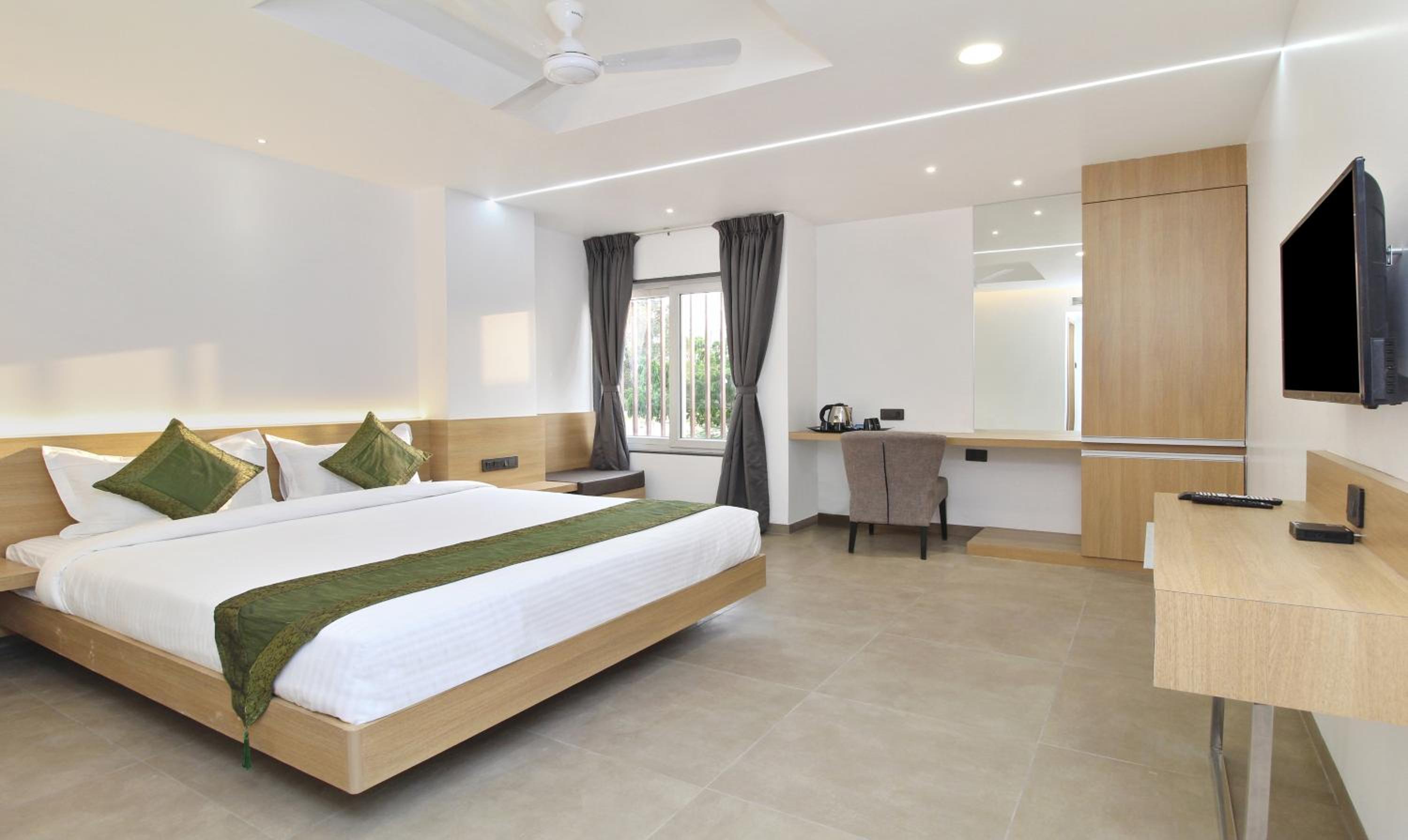 Deluxe Family Room - Photo 11