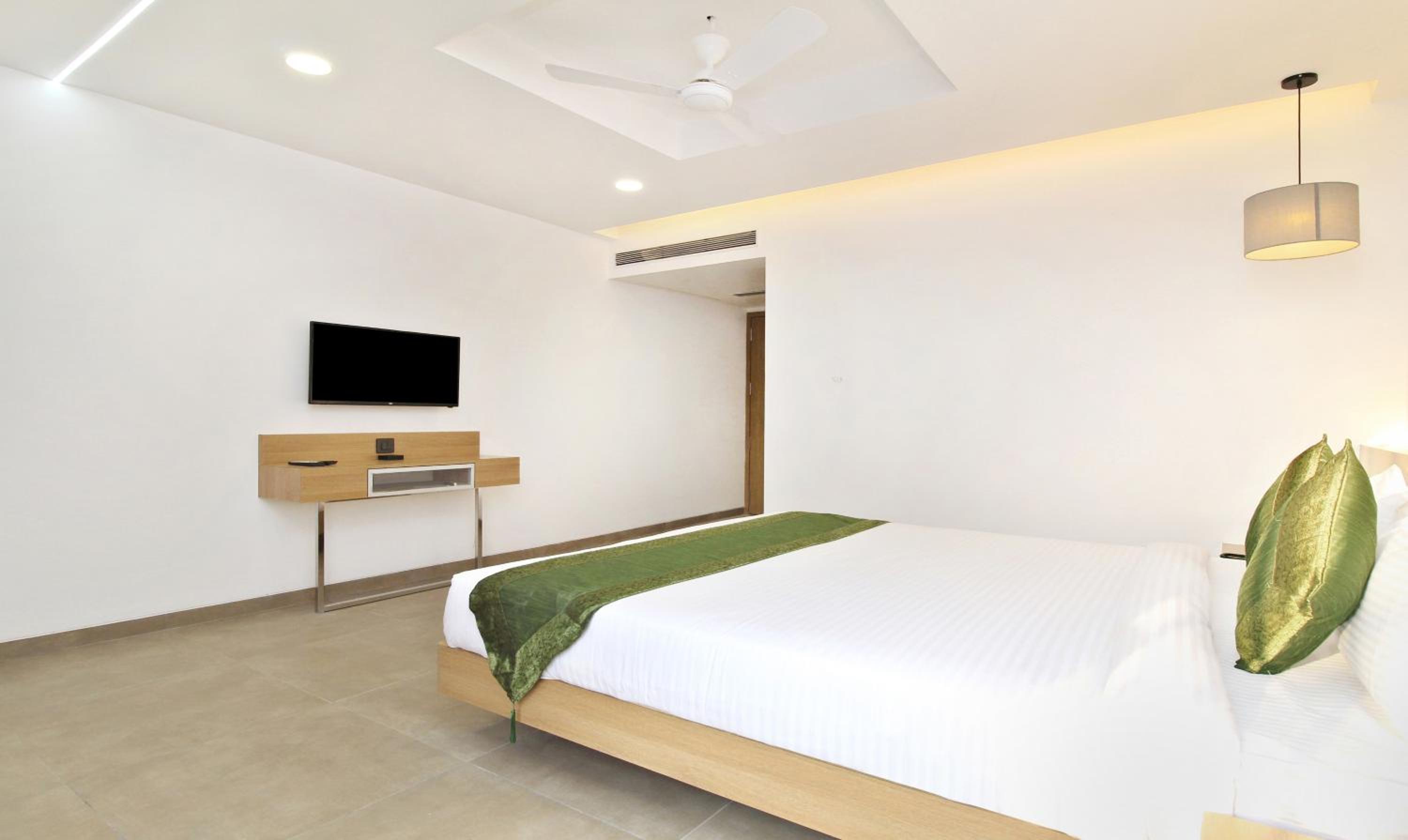 Deluxe Family Room - Photo 7