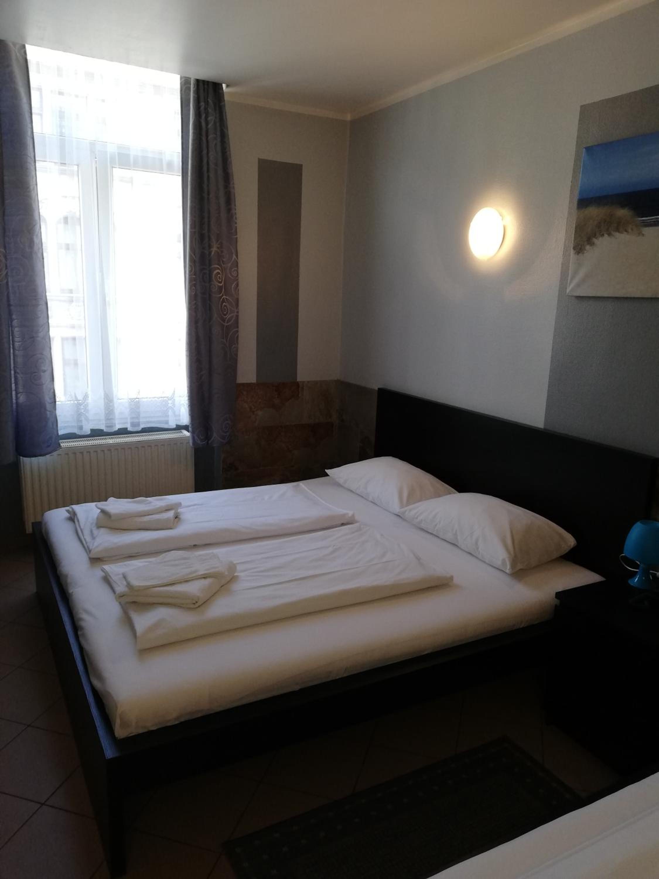 Double Room - Photo 3