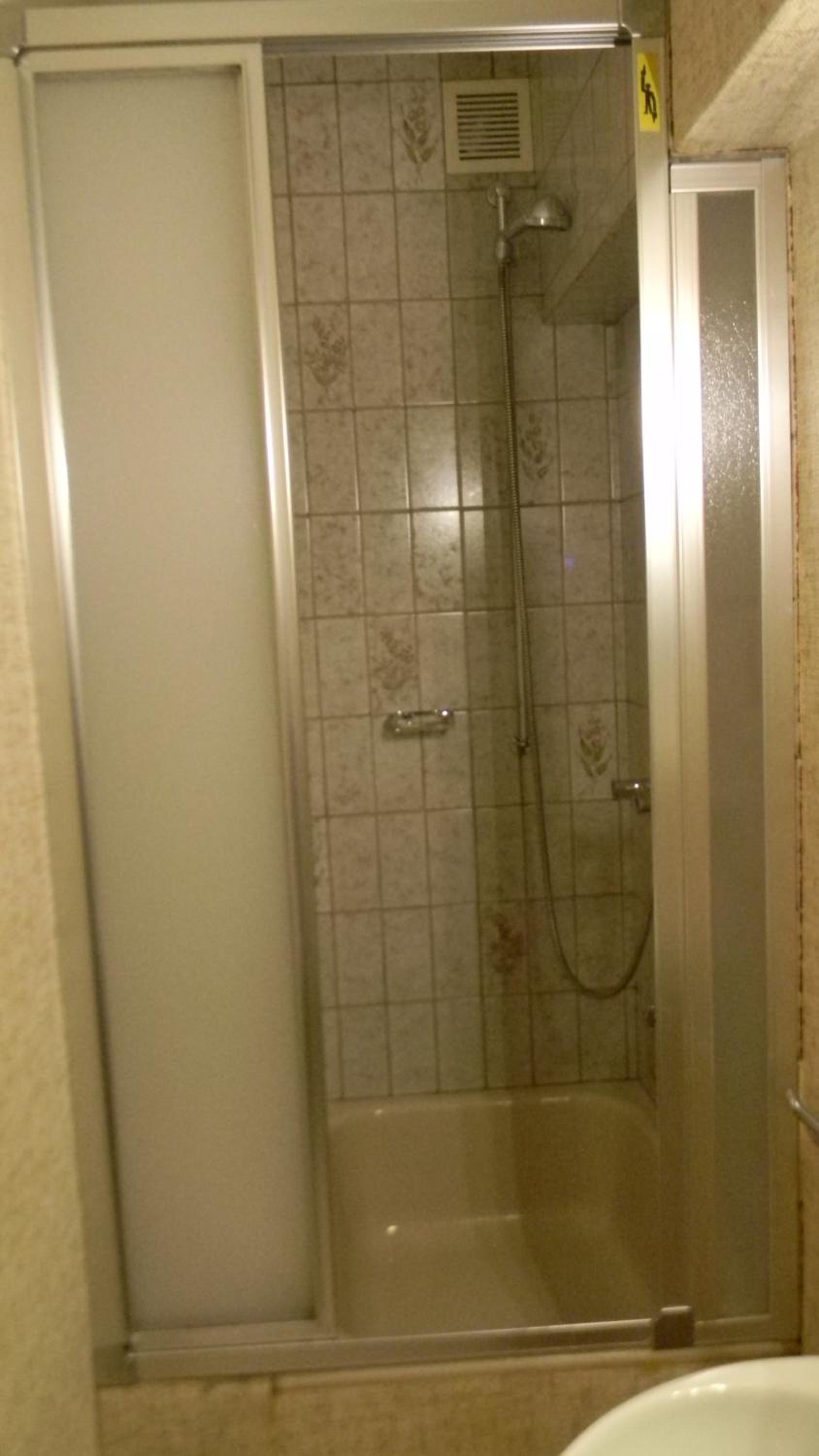 Double or Twin Room with Private Bathroom photo 3
