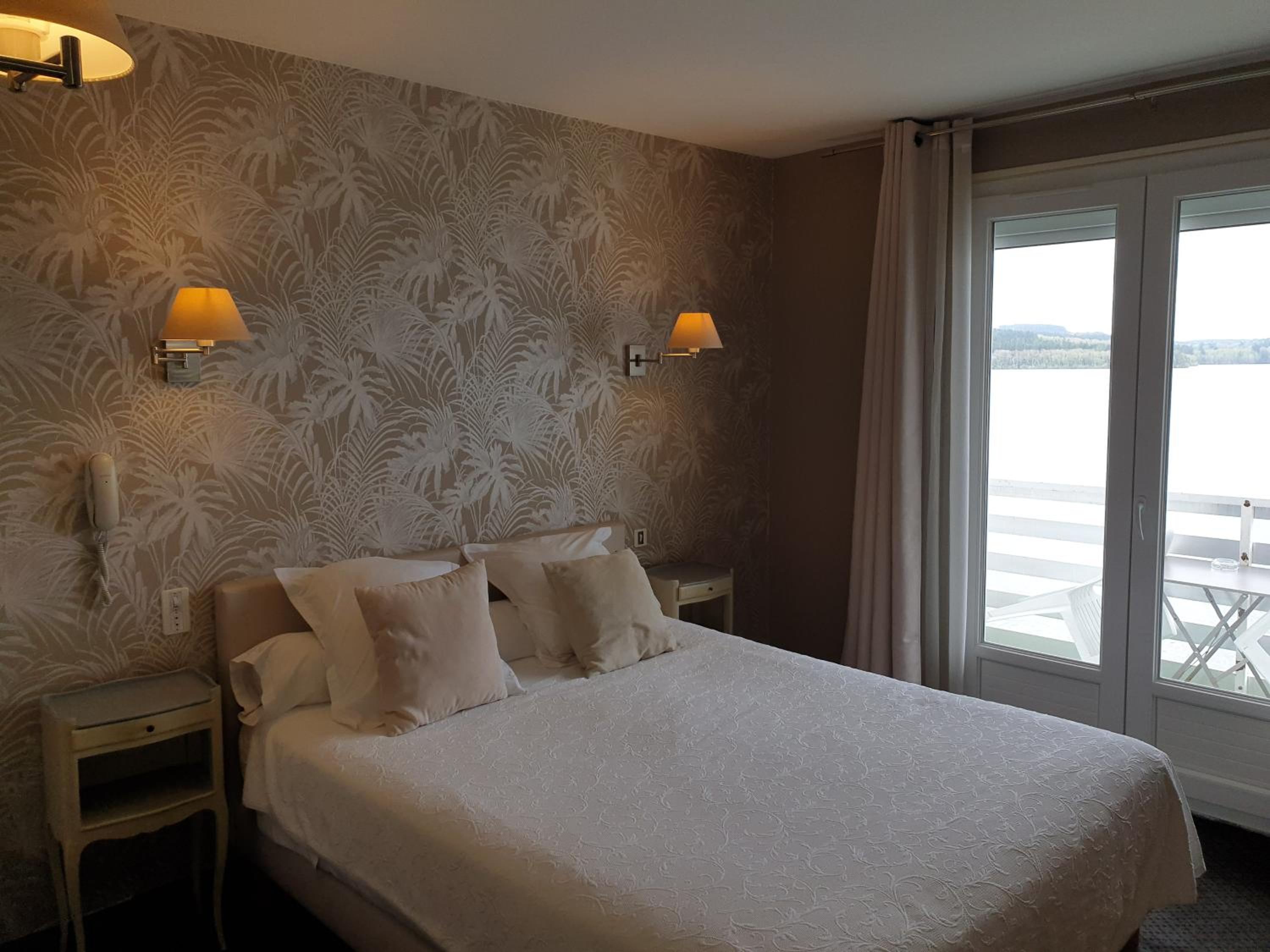 Double Room with Balcony - Photo 2