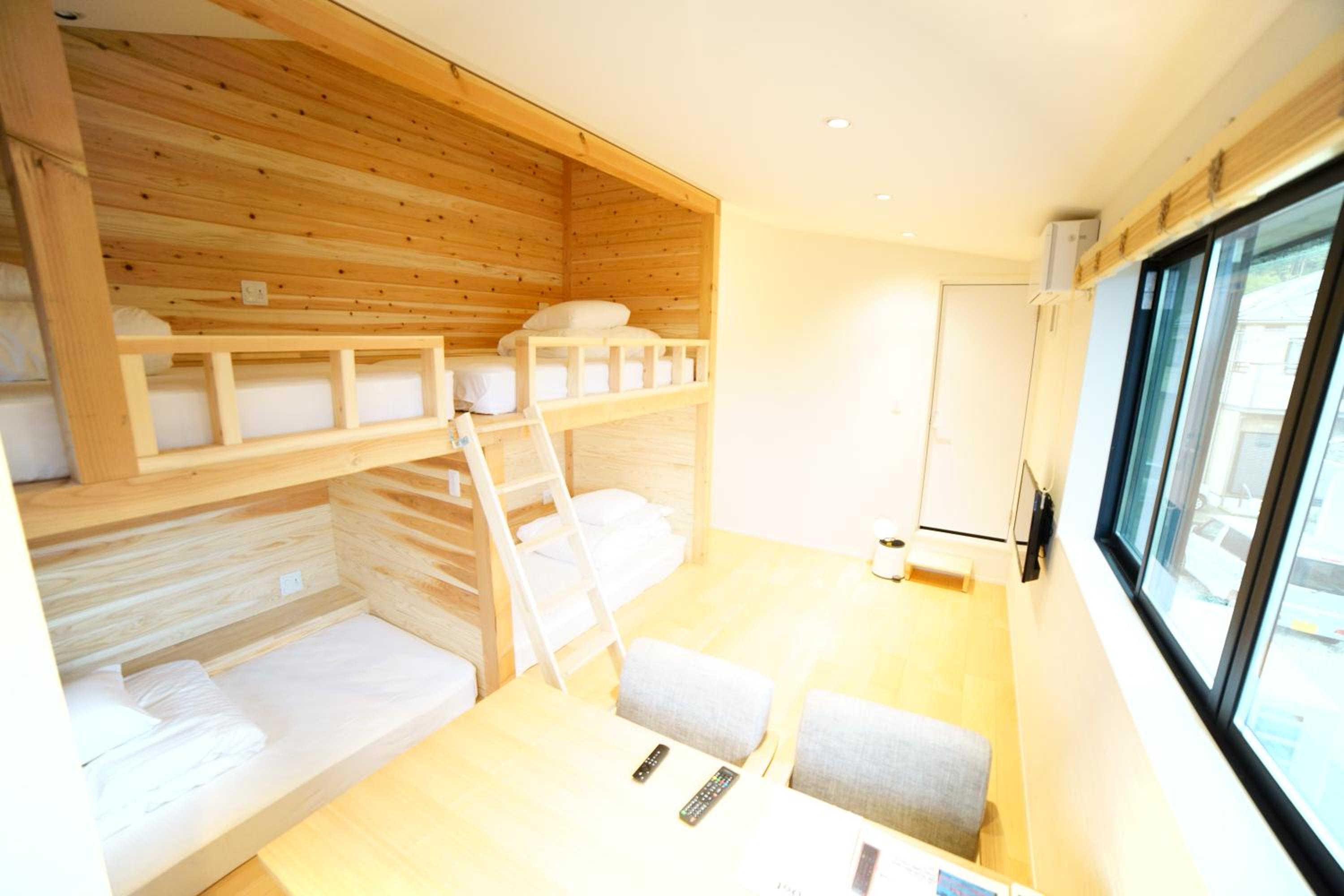 Standard Quadruple Room - Photo 6