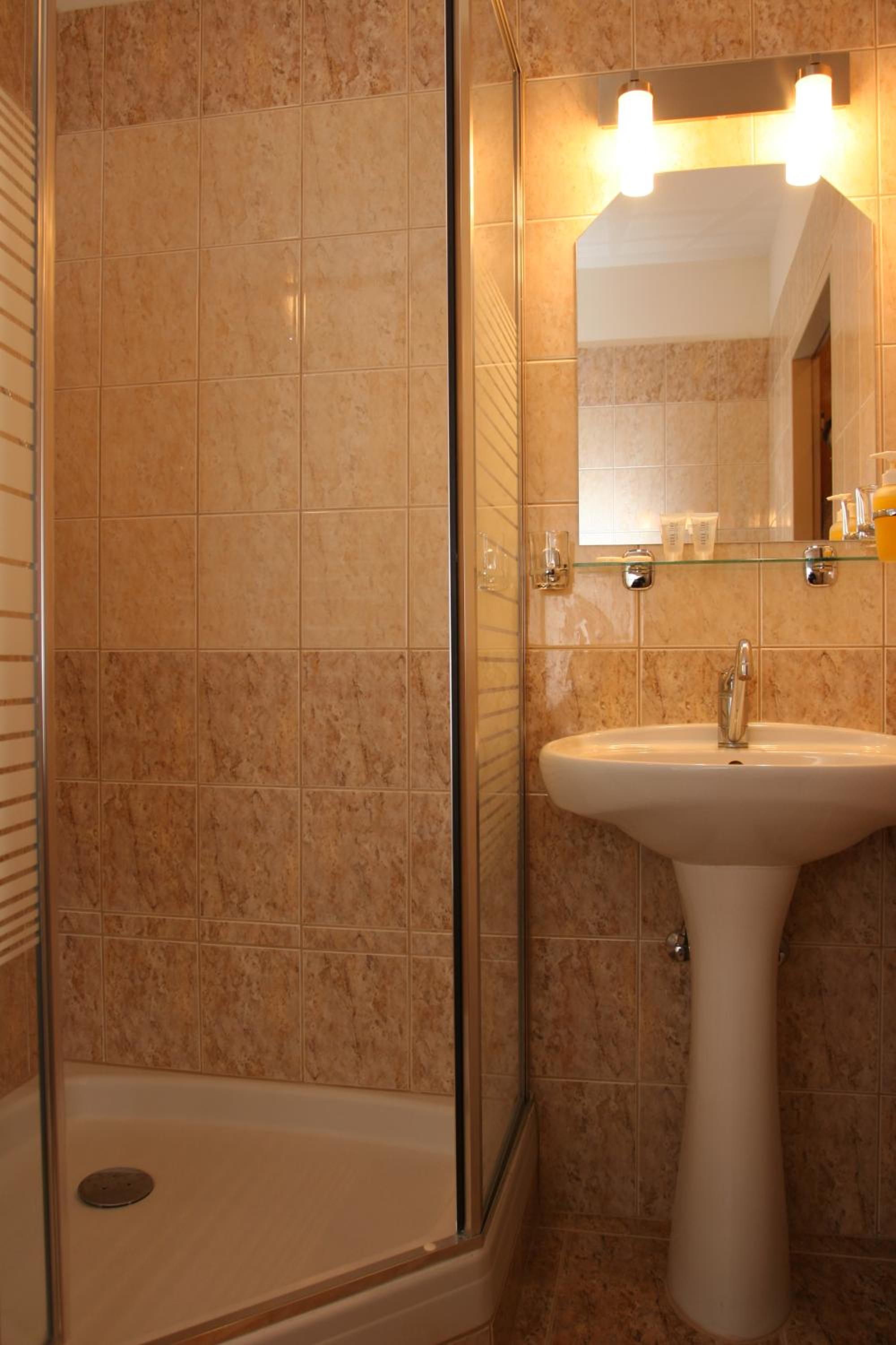 Double Room with Extra Bed photo 2