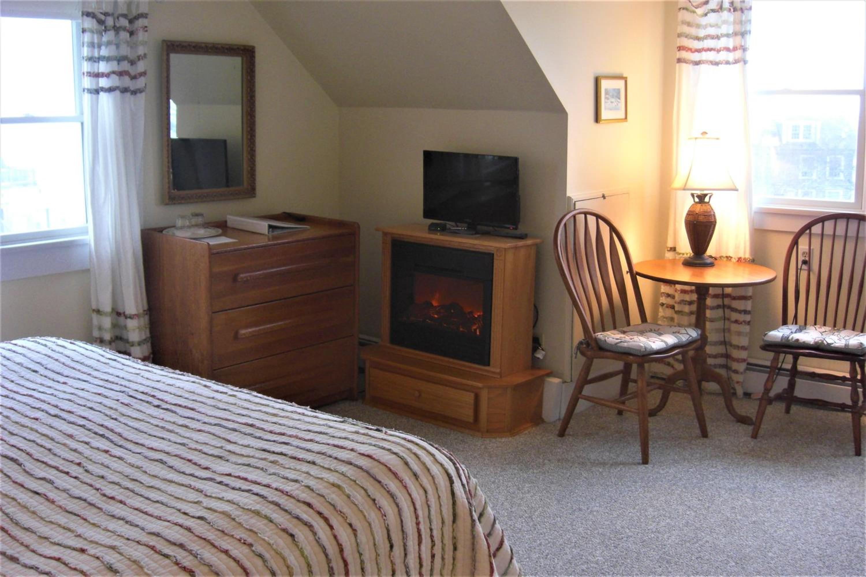 Deluxe King Room photo 1