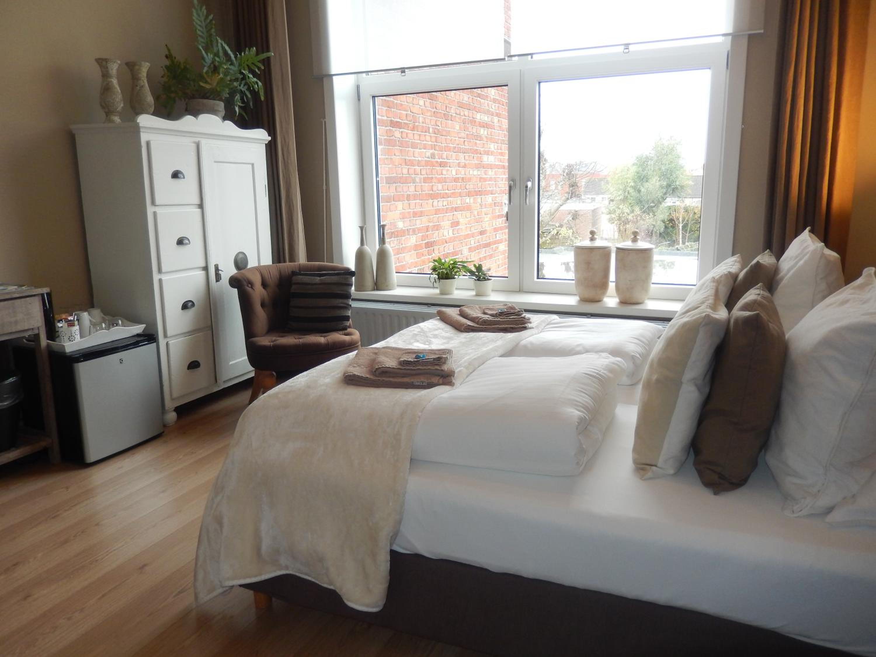 Standard Twin Room photo 2