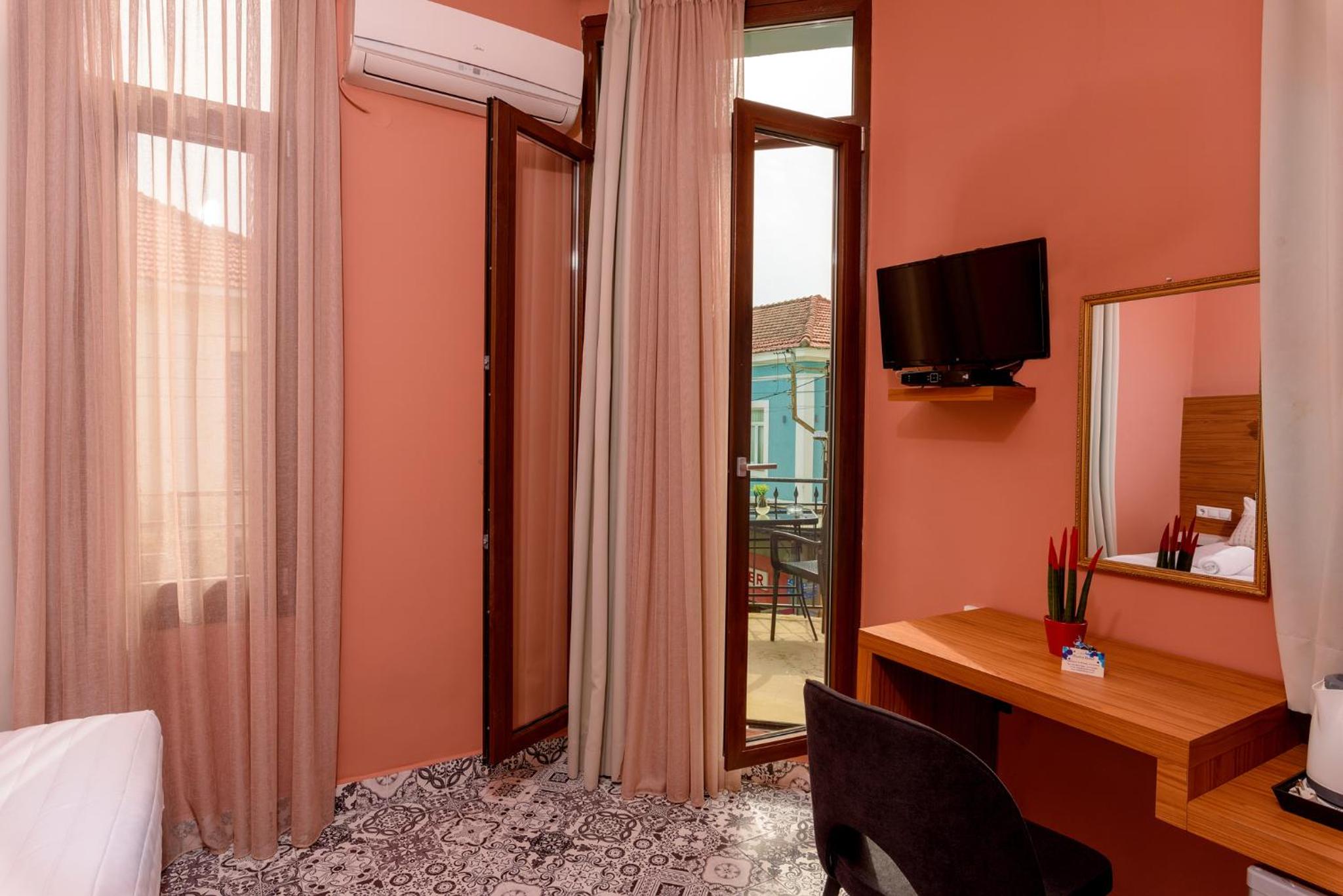 Double Room with Balcony photo 3