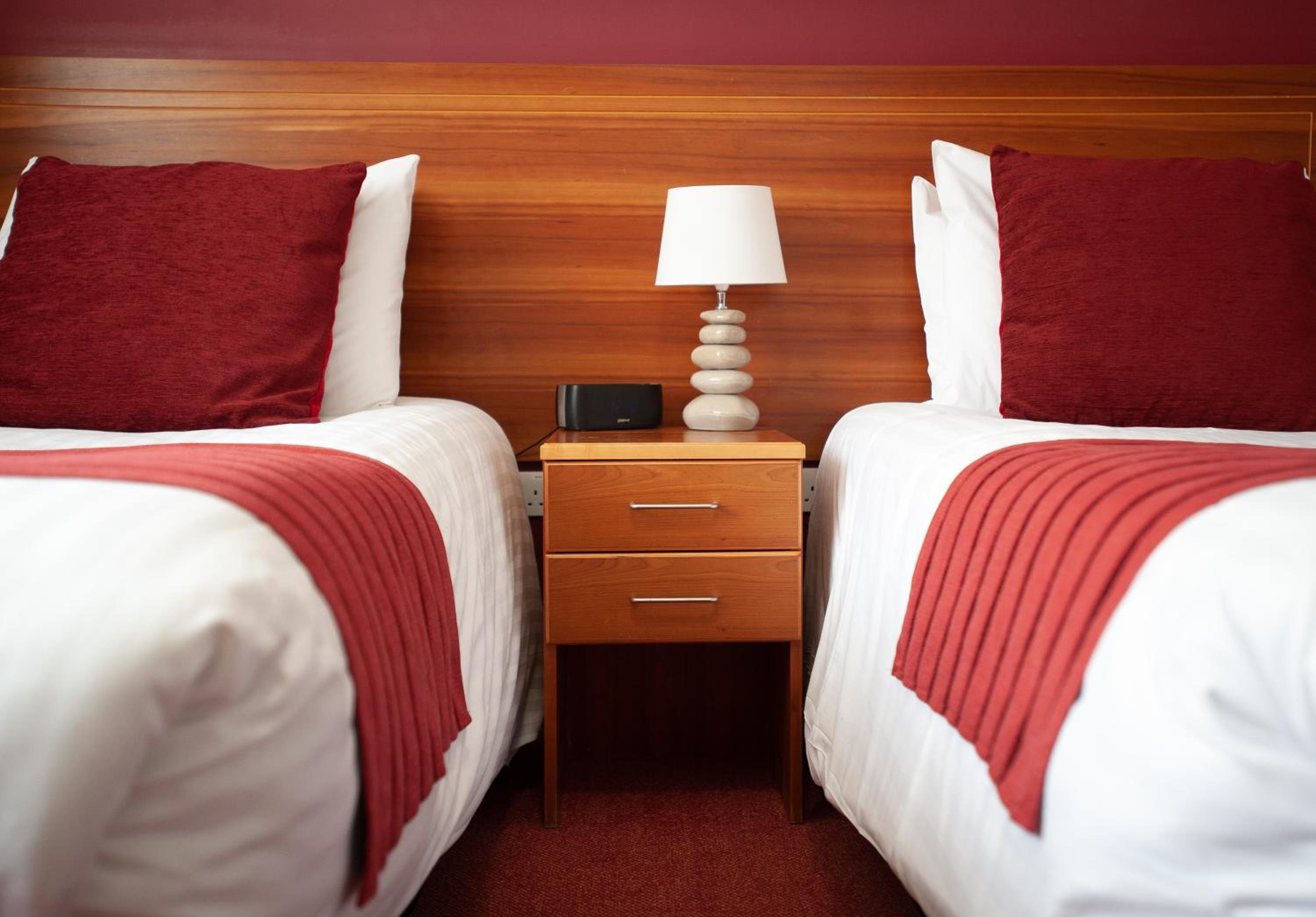 Executive Twin Room - Photo 7