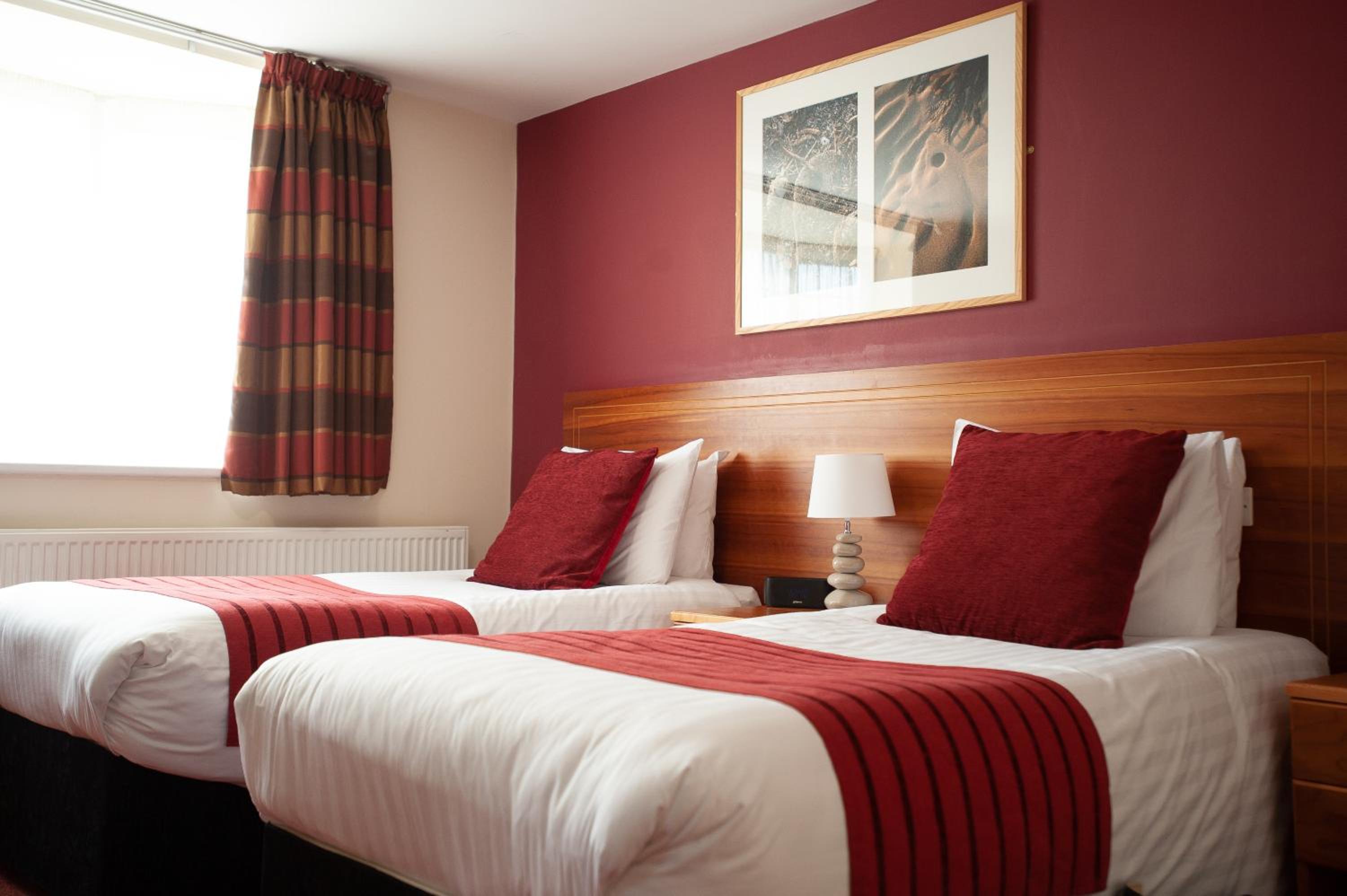 Executive Twin Room - Photo 8