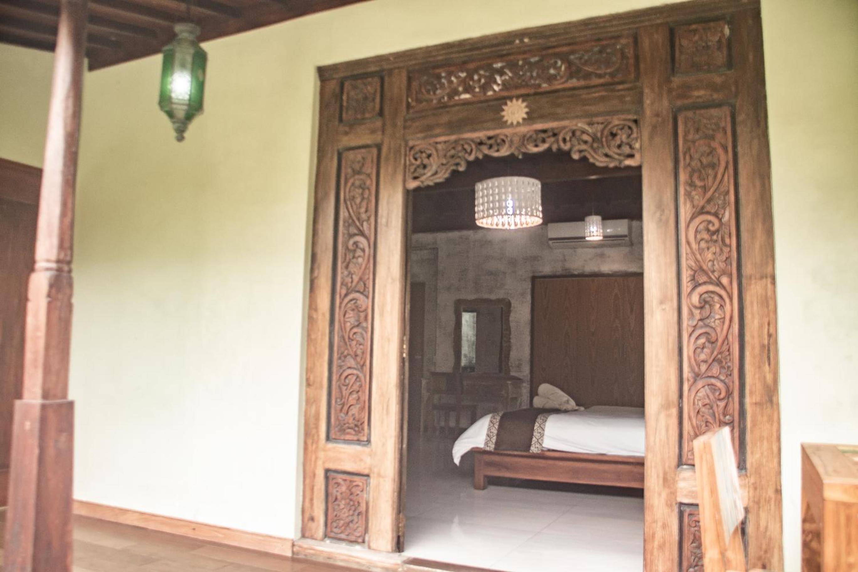 Villa with Garden View - Photo 3