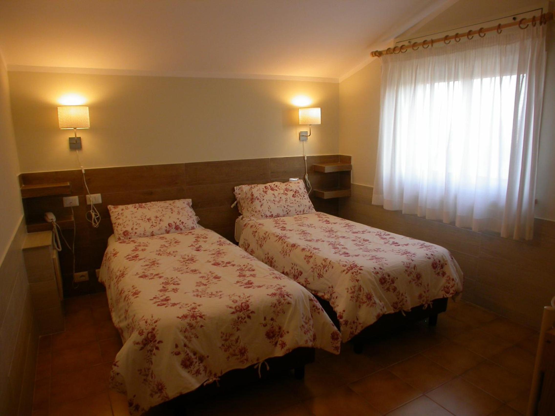 Standard Double or Twin Room - Photo 1