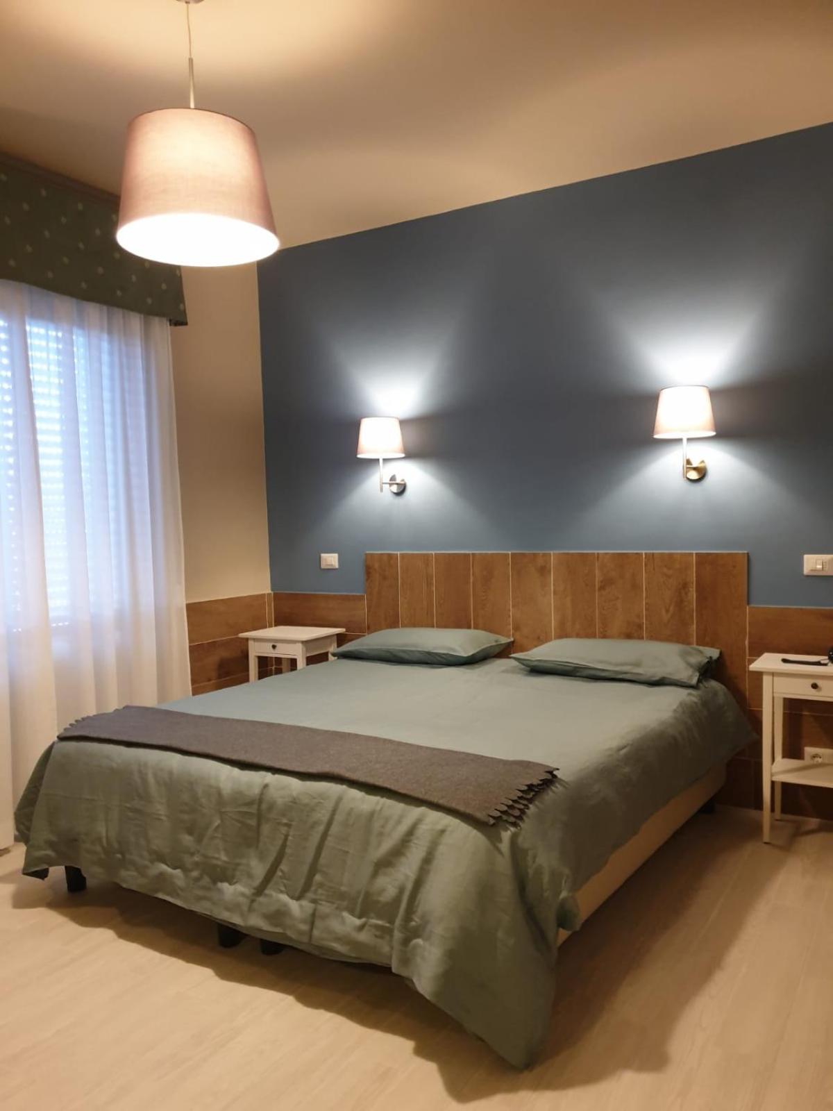 King Room with Balcony - Photo 2