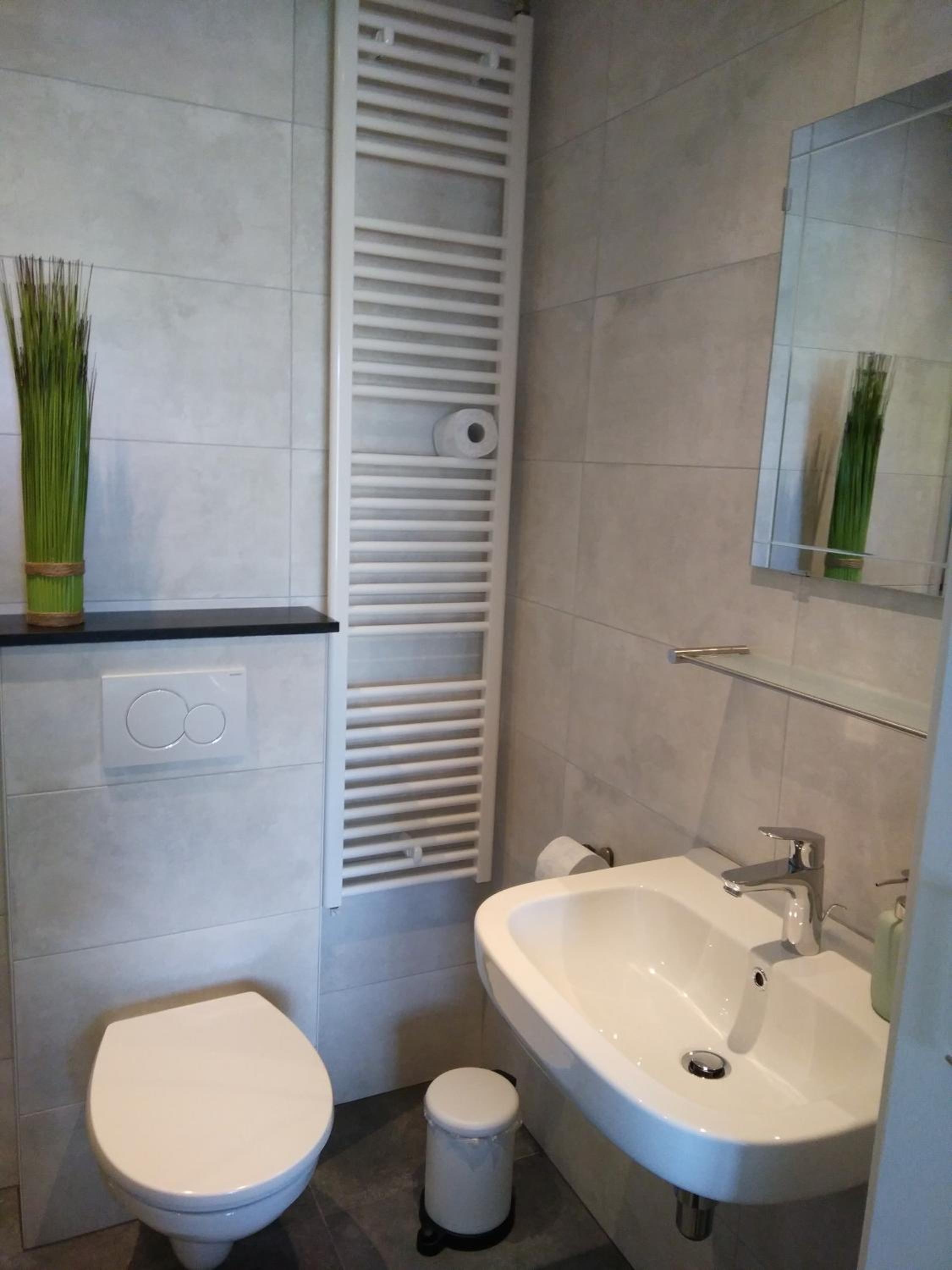 Twin Room with Private Bathroom photo 3
