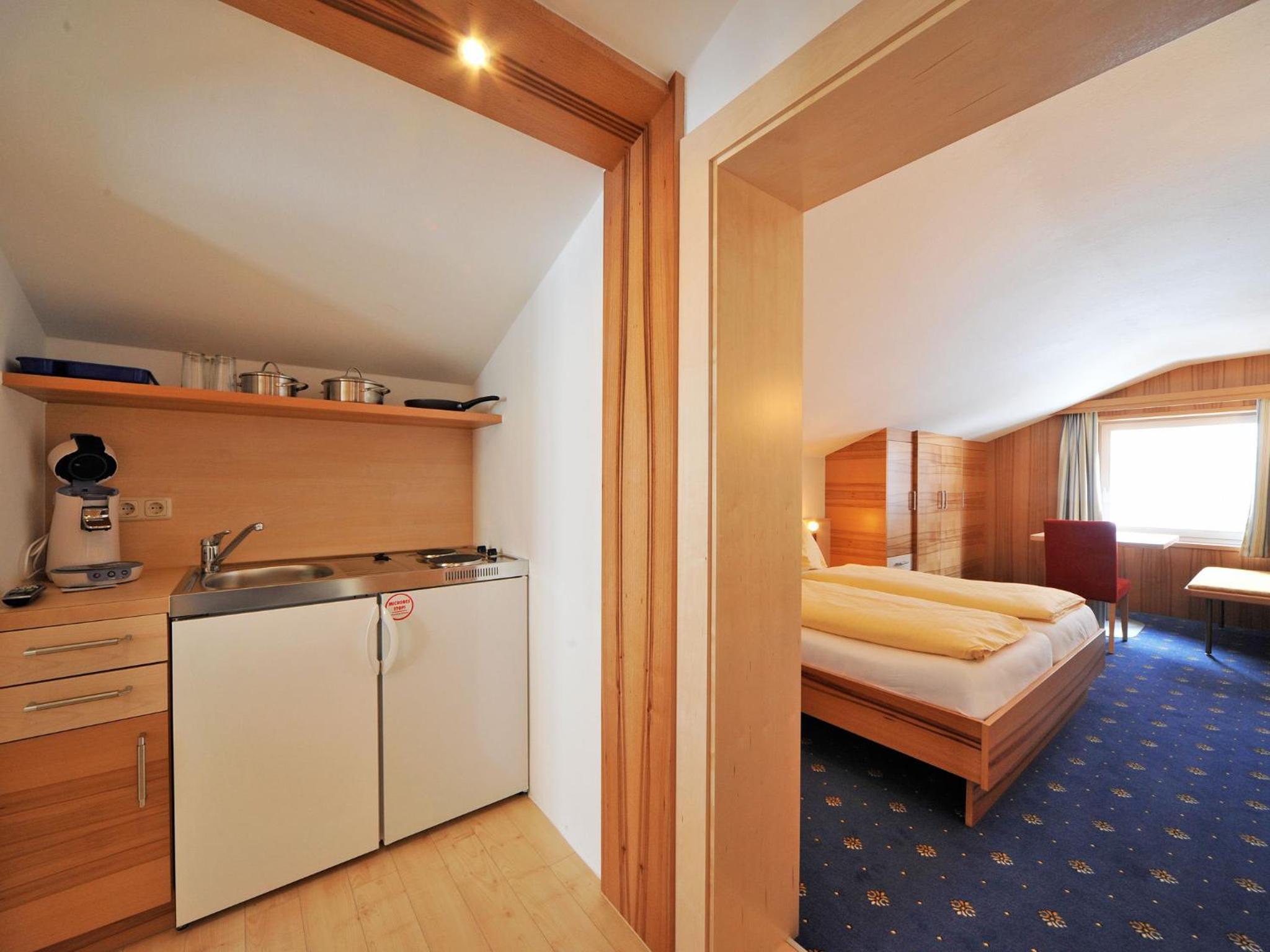 Studio (2 Adults) - Photo 2