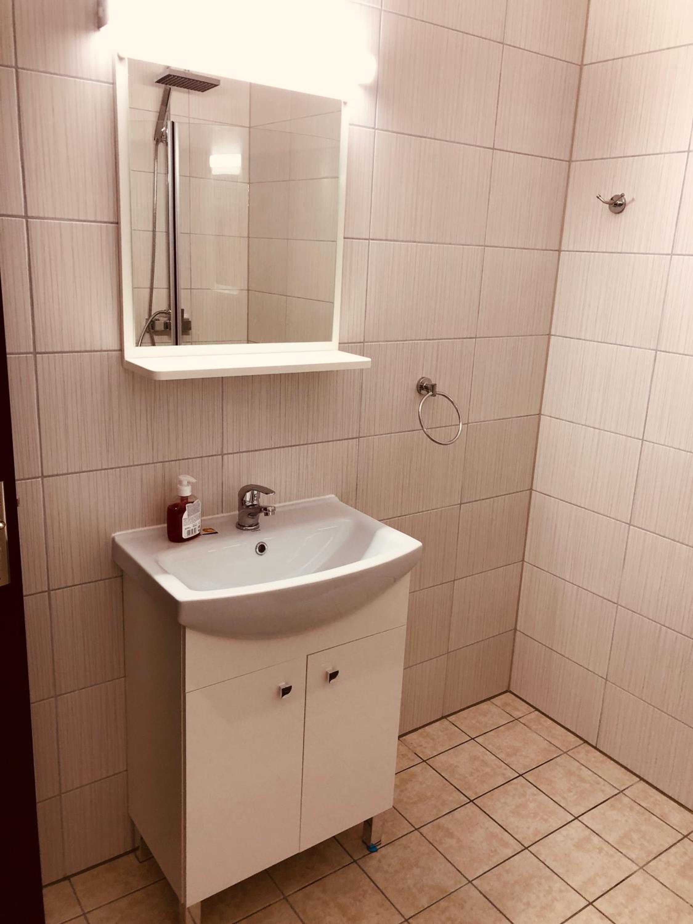 Family Room with Shower photo 3