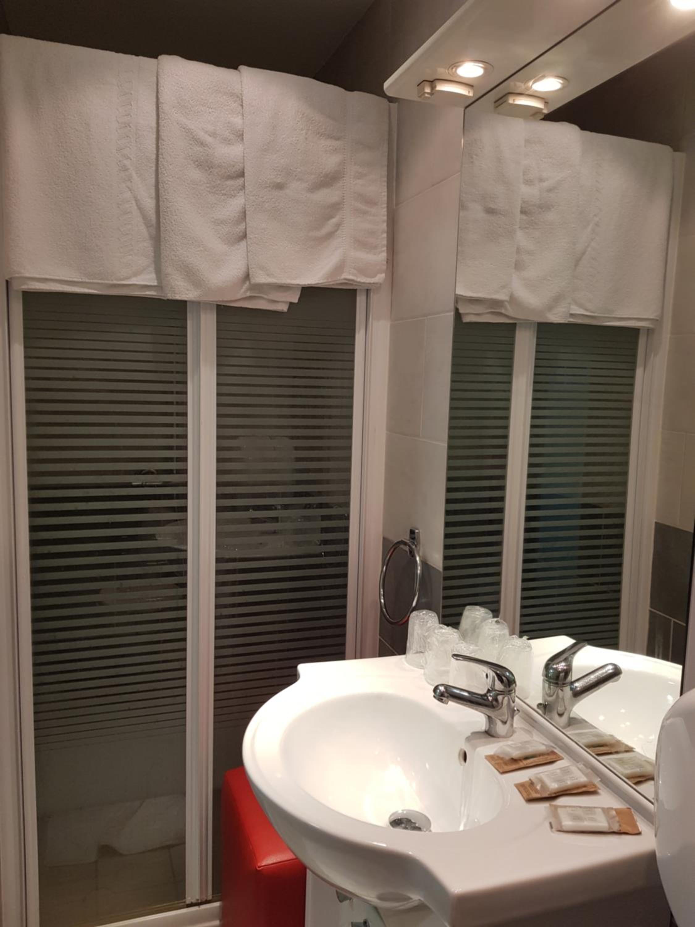 Triple Room - Photo 7
