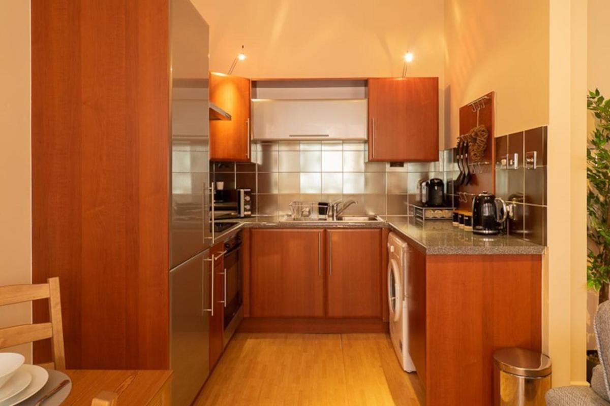 Studio Apartment photo 3
