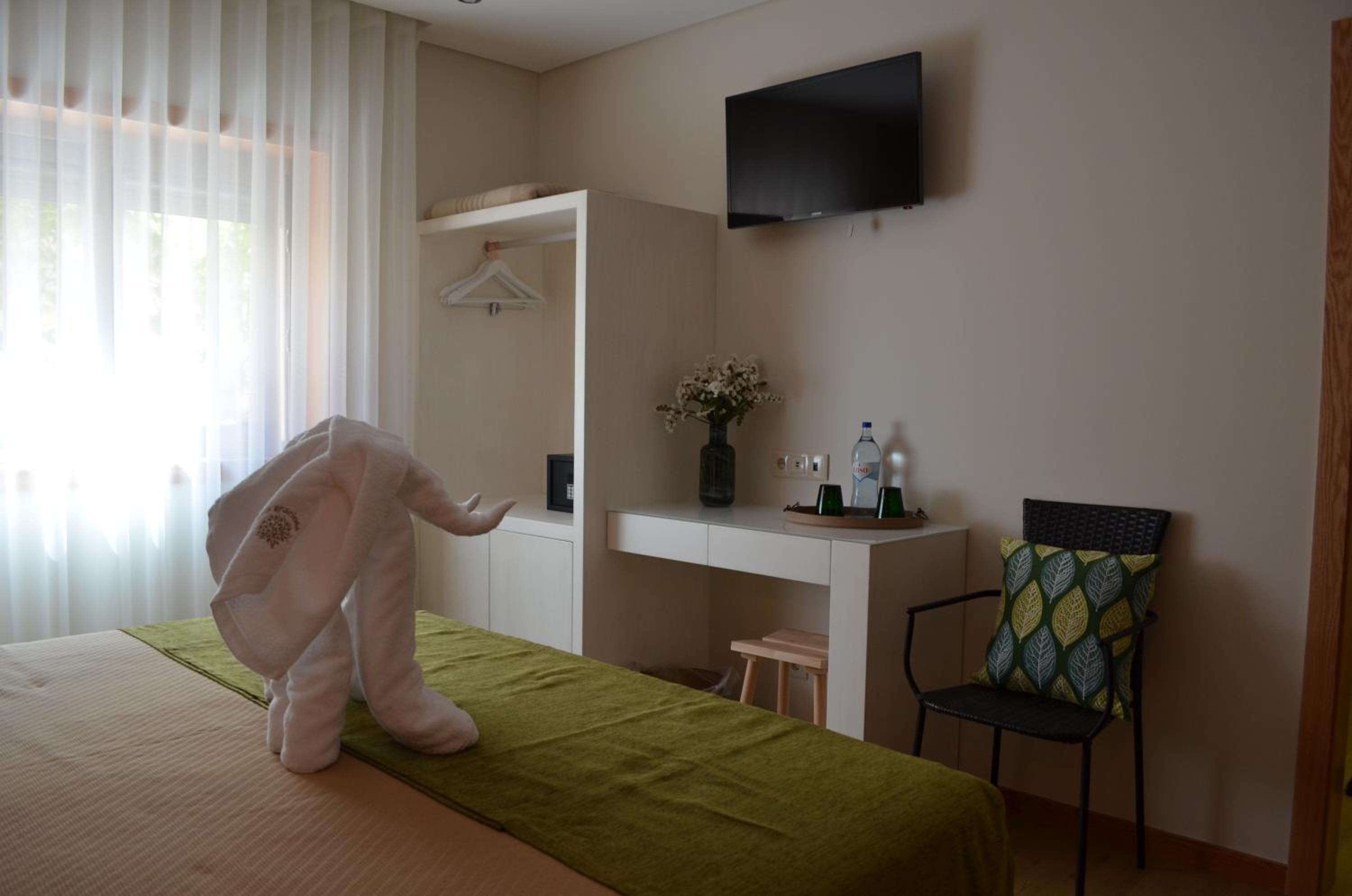 Superior Deluxe Double or Twin Room  photo 2